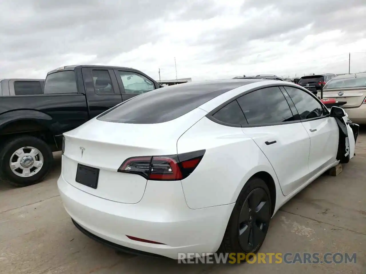 4 Photograph of a damaged car 5YJ3E1EAXMF093901 TESLA MODEL 3 2021