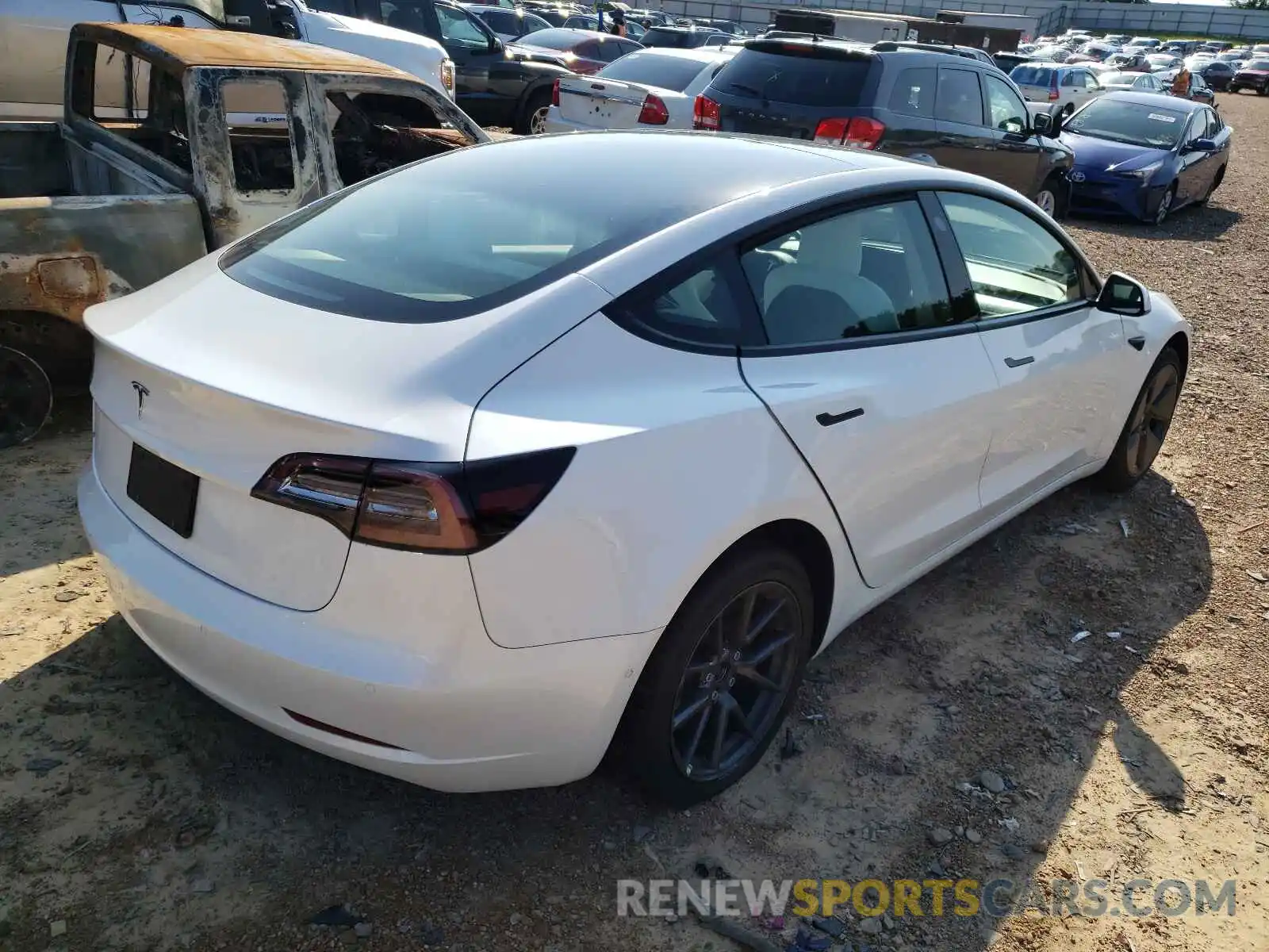 4 Фотография поврежденного автомобиля 5YJ3E1EAXMF915824 TESLA MODEL 3 2021