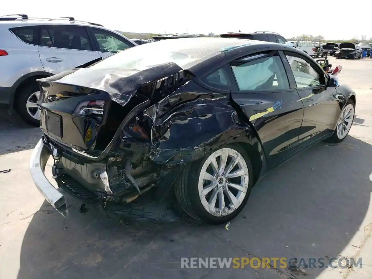 4 Photograph of a damaged car 5YJ3E1EAXMF918576 TESLA MODEL 3 2021