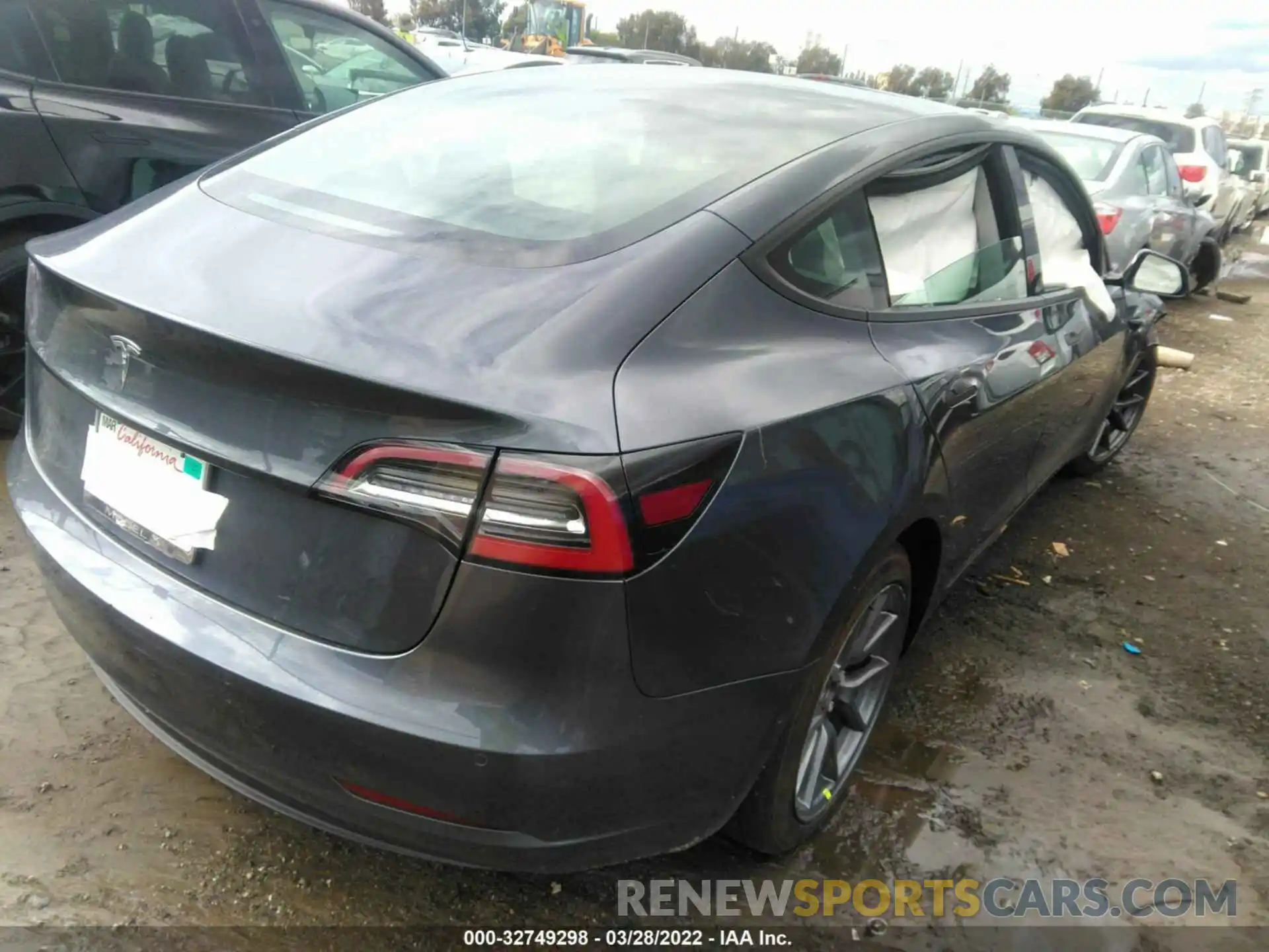 4 Photograph of a damaged car 5YJ3E1EAXMF930209 TESLA MODEL 3 2021