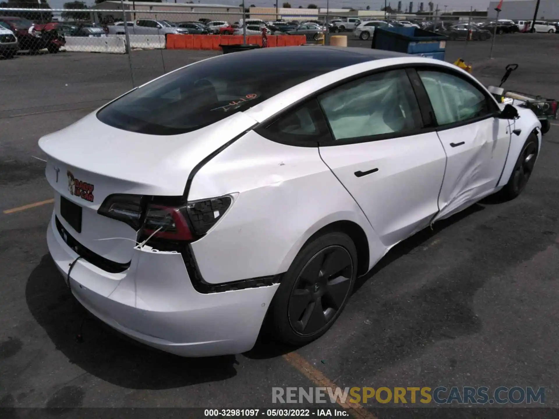 4 Photograph of a damaged car 5YJ3E1EAXMF976266 TESLA MODEL 3 2021