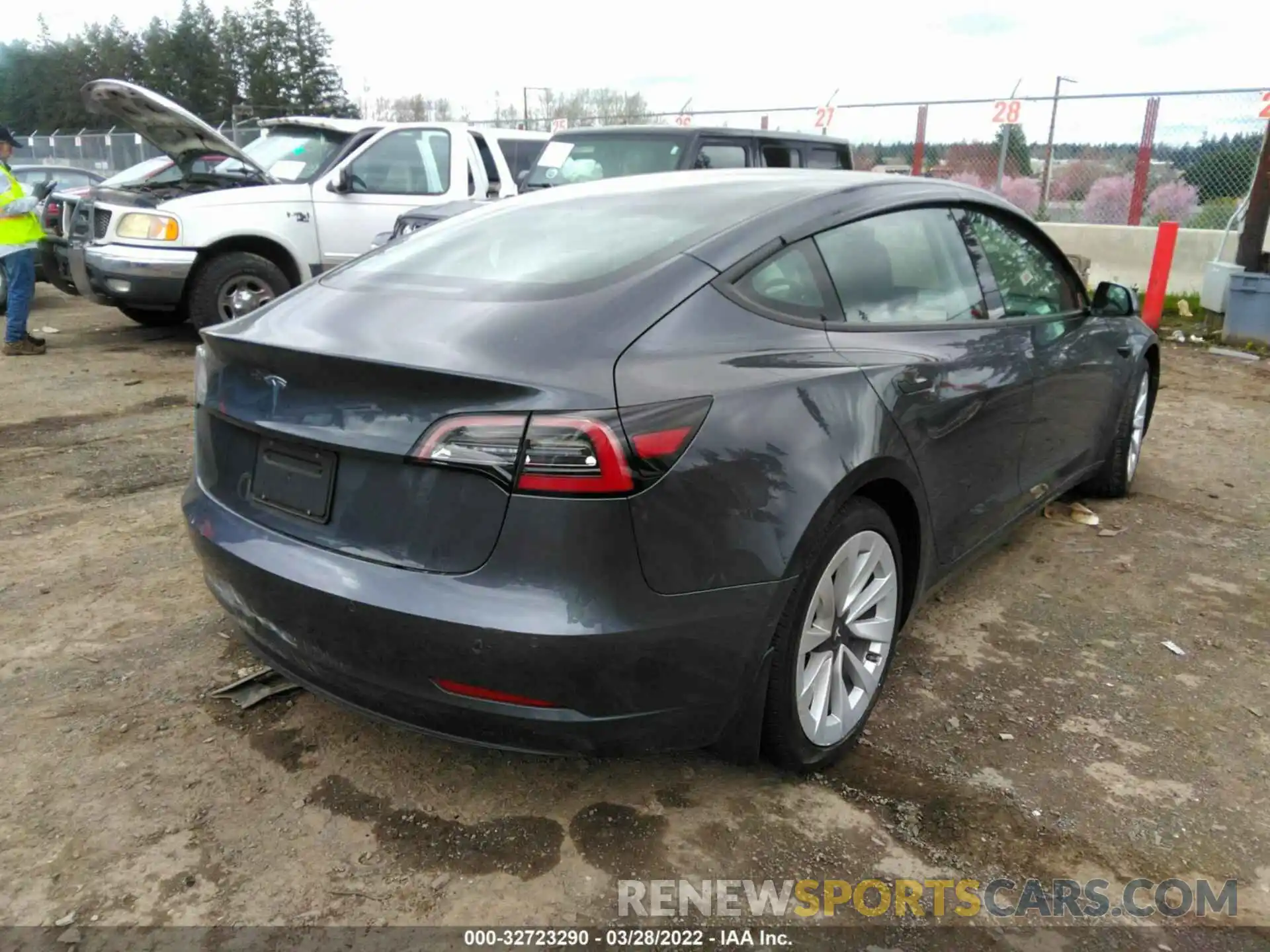 4 Фотография поврежденного автомобиля 5YJ3E1EAXMF987185 TESLA MODEL 3 2021