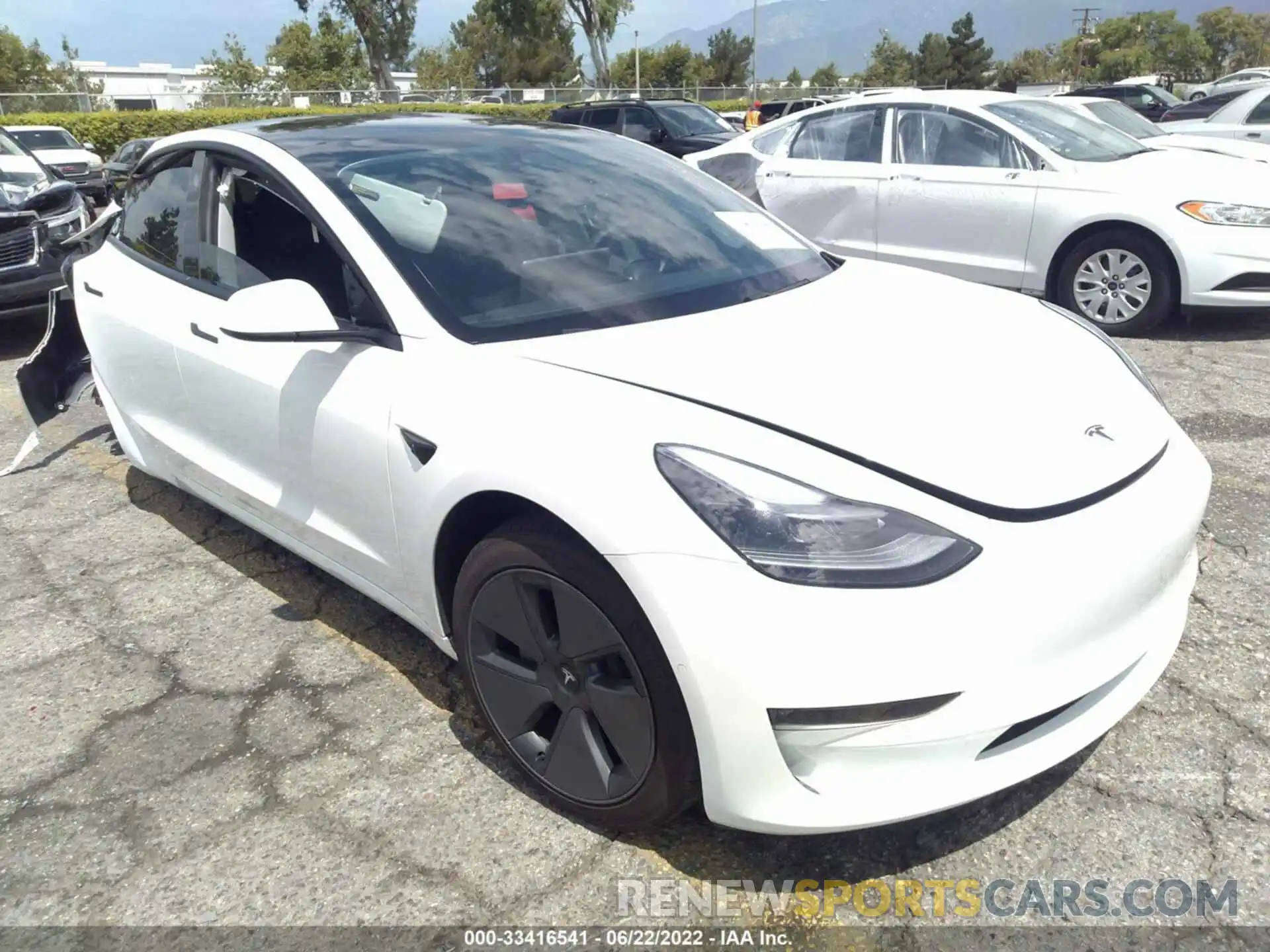 1 Photograph of a damaged car 5YJ3E1EB0MF003258 TESLA MODEL 3 2021