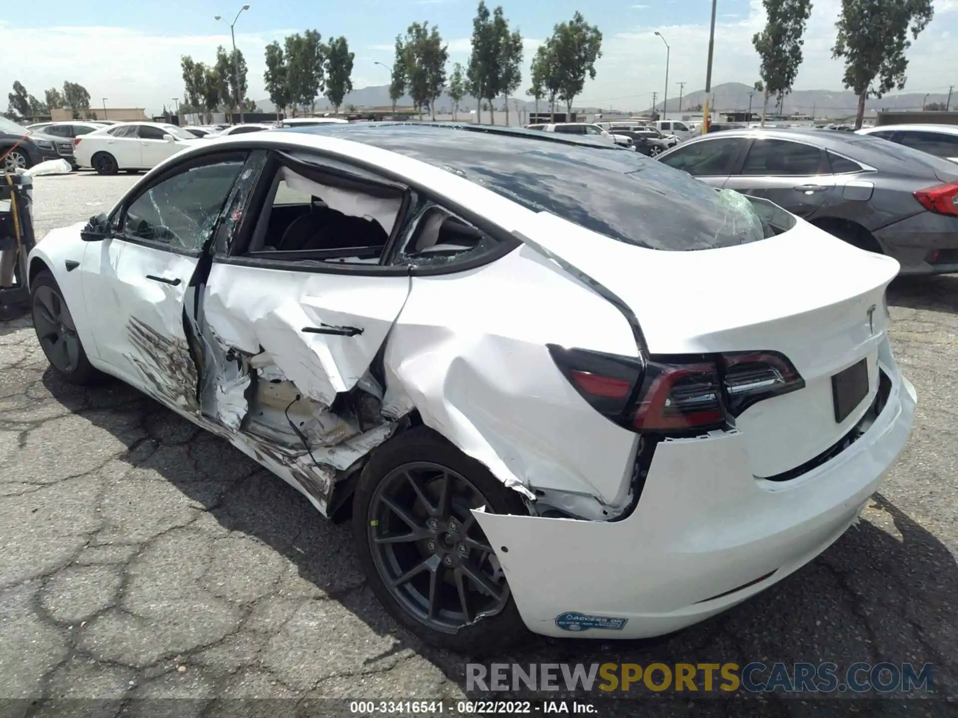 3 Photograph of a damaged car 5YJ3E1EB0MF003258 TESLA MODEL 3 2021