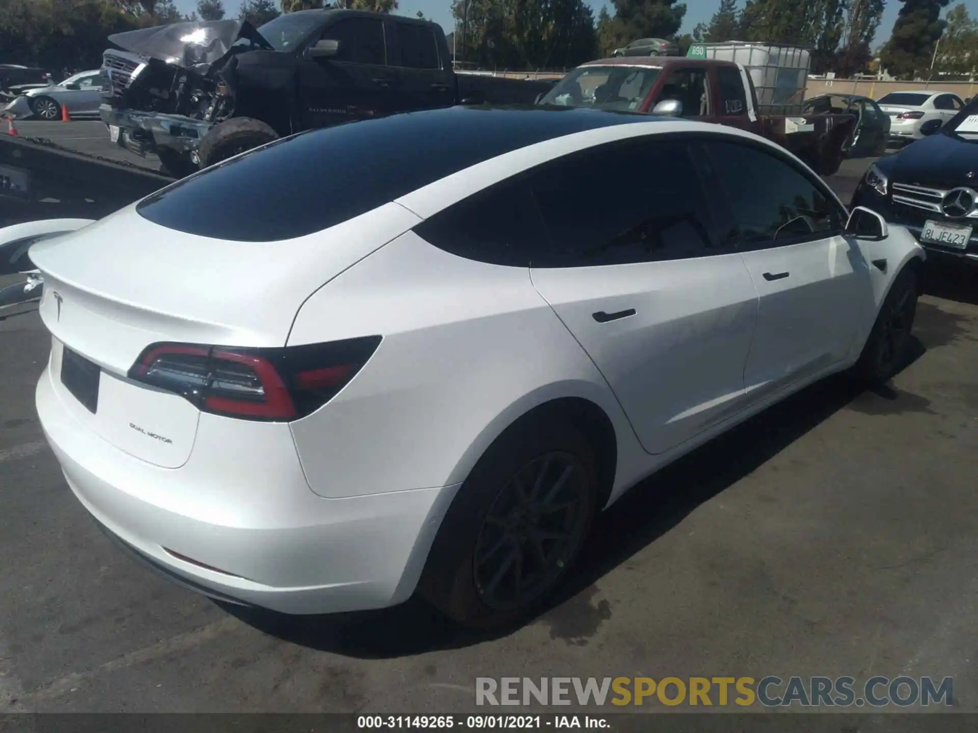 4 Фотография поврежденного автомобиля 5YJ3E1EB0MF007083 TESLA MODEL 3 2021