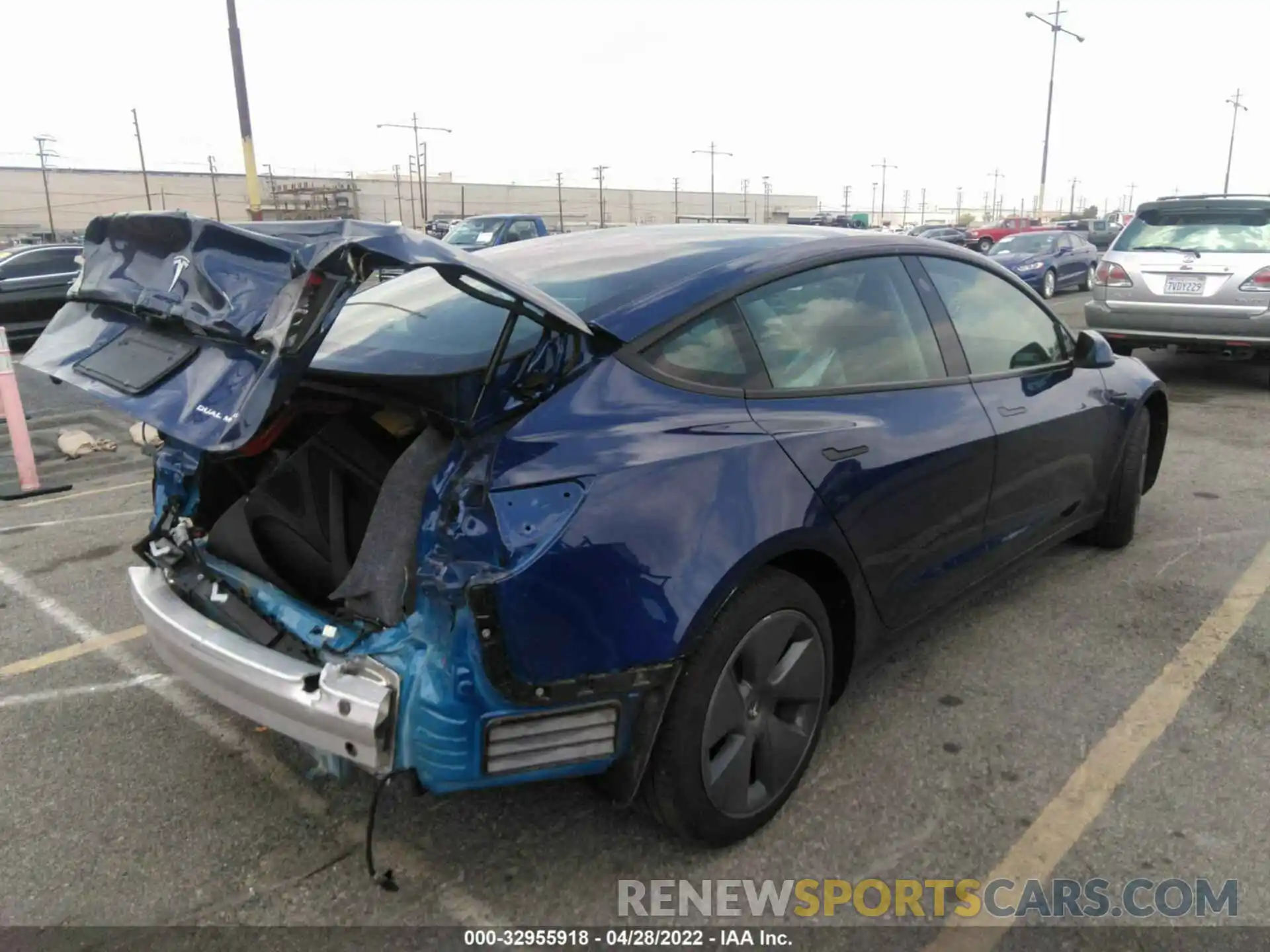 4 Photograph of a damaged car 5YJ3E1EB0MF069826 TESLA MODEL 3 2021