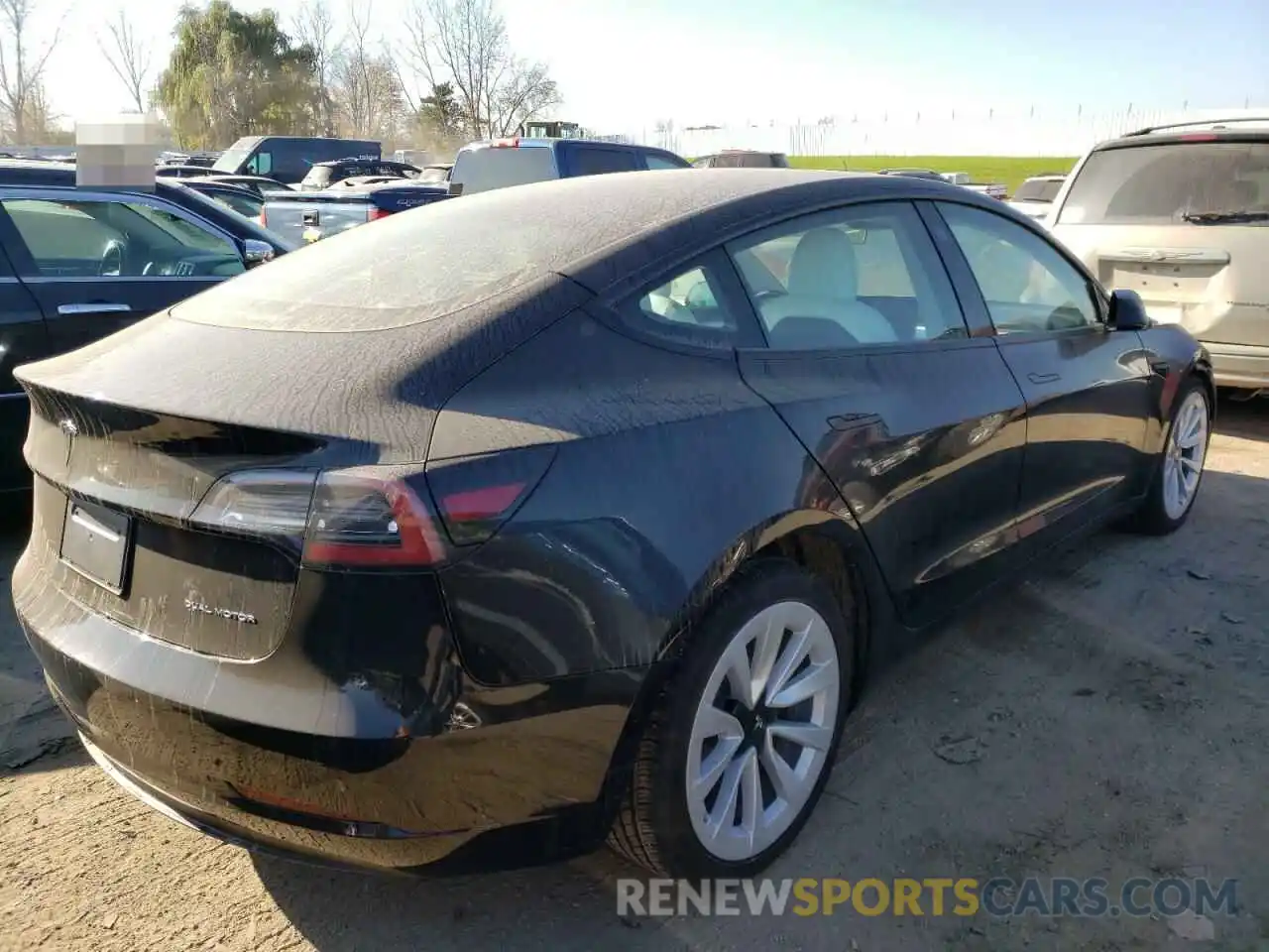 4 Photograph of a damaged car 5YJ3E1EB0MF084665 TESLA MODEL 3 2021