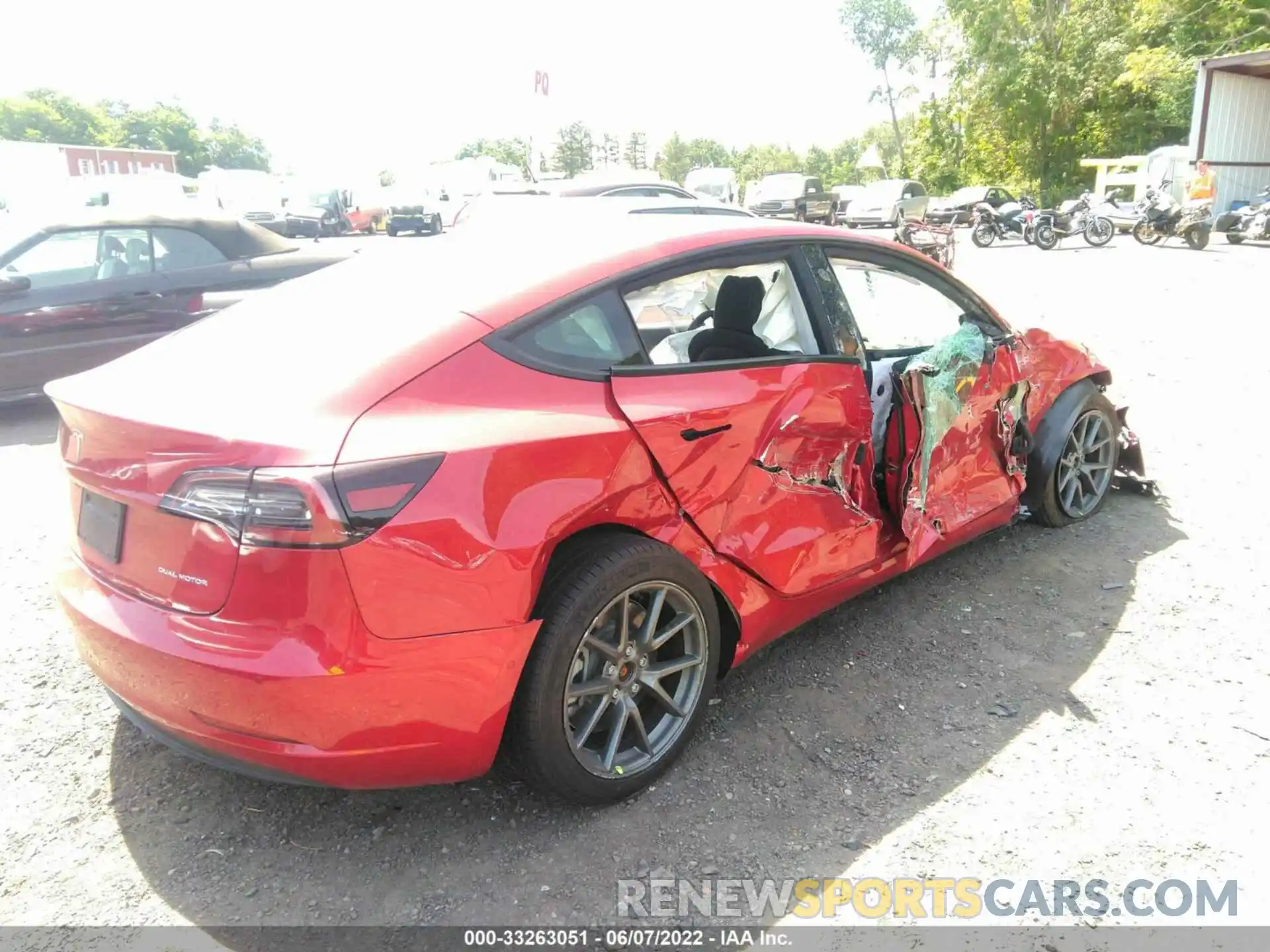 4 Photograph of a damaged car 5YJ3E1EB0MF941700 TESLA MODEL 3 2021