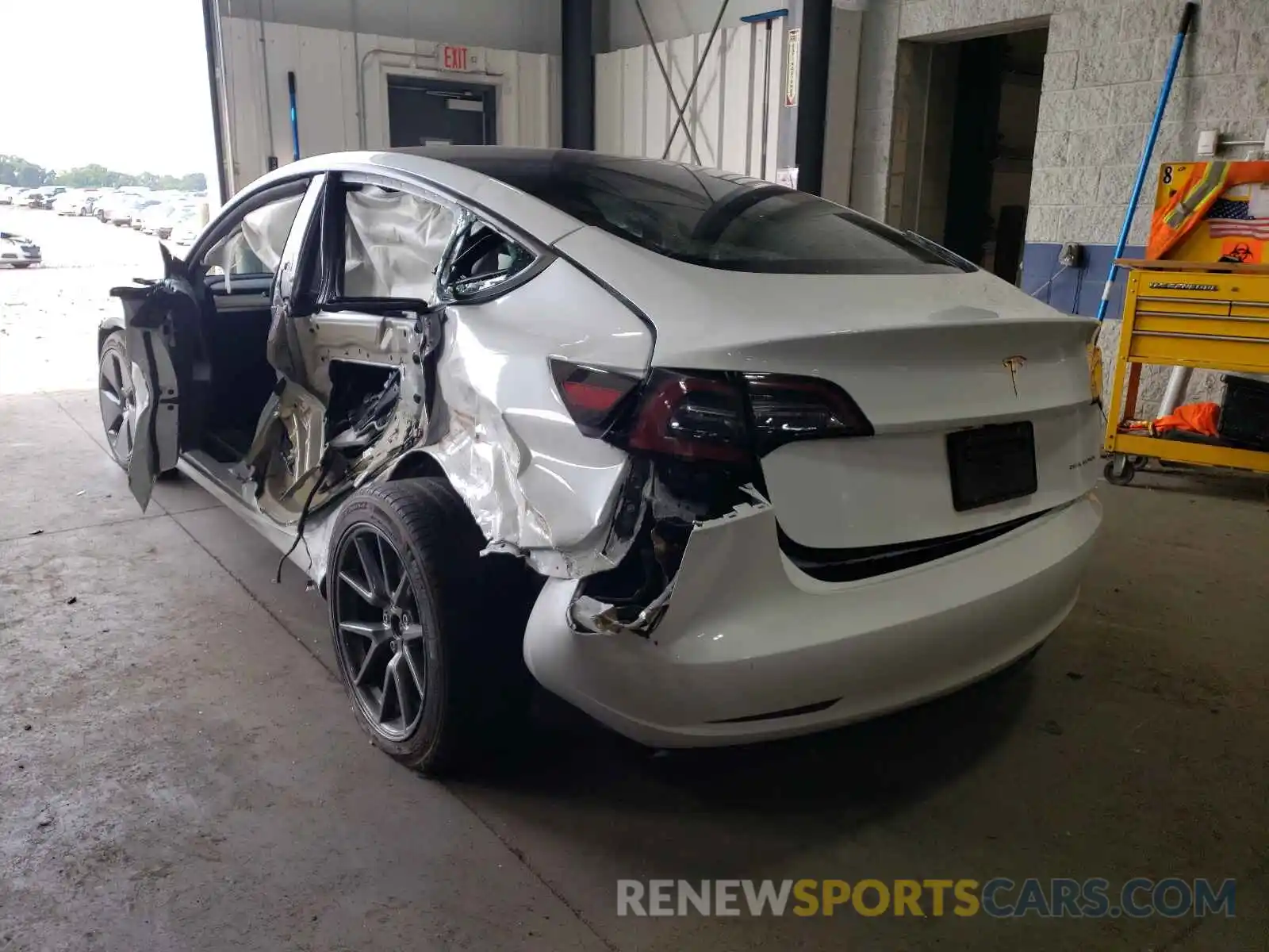 3 Photograph of a damaged car 5YJ3E1EB0MF984191 TESLA MODEL 3 2021