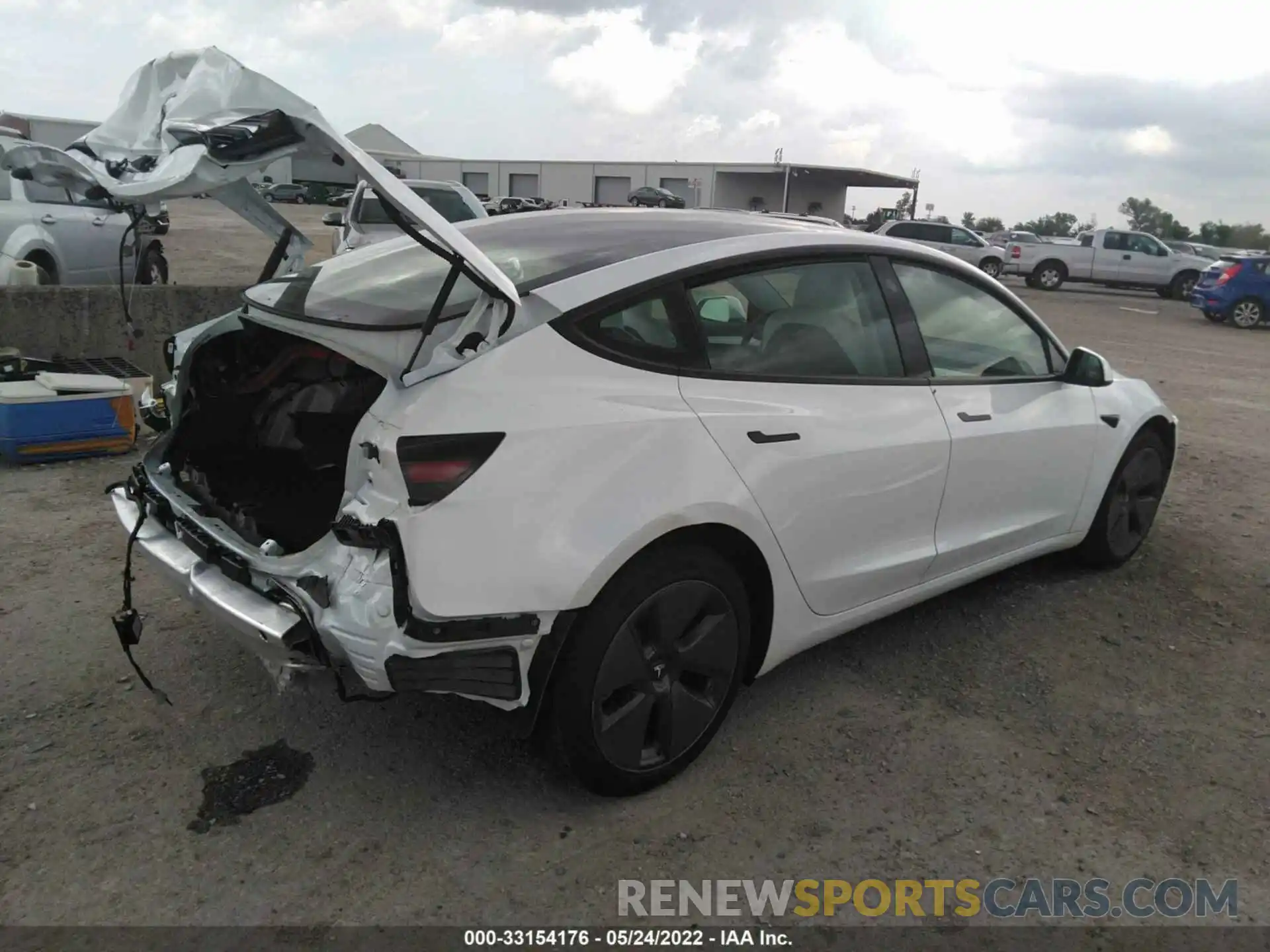 4 Photograph of a damaged car 5YJ3E1EB1MF013328 TESLA MODEL 3 2021