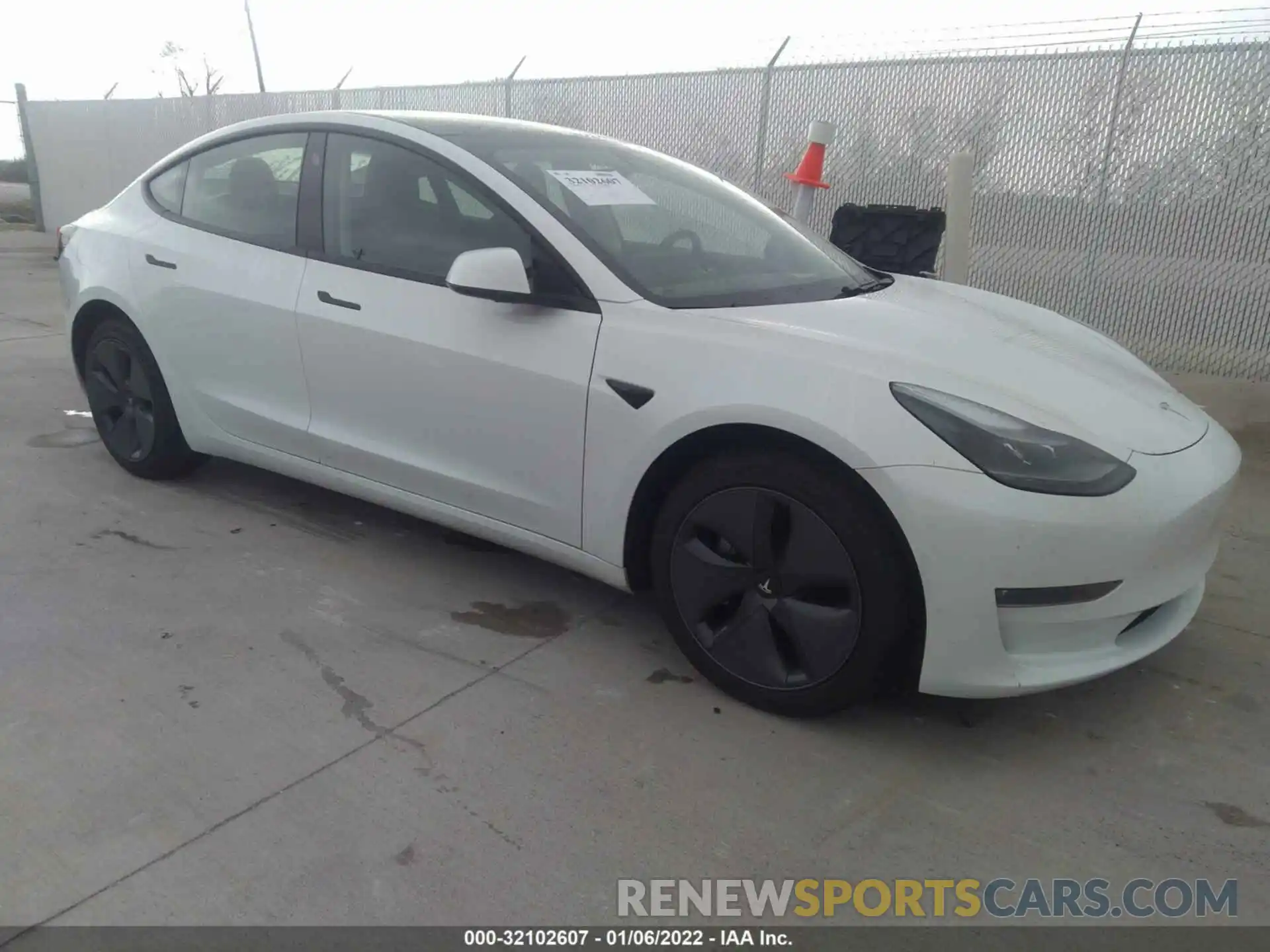 1 Photograph of a damaged car 5YJ3E1EB1MF019677 TESLA MODEL 3 2021