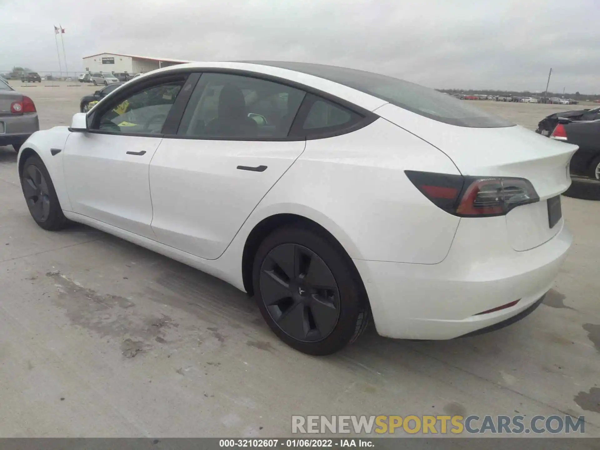 3 Photograph of a damaged car 5YJ3E1EB1MF019677 TESLA MODEL 3 2021