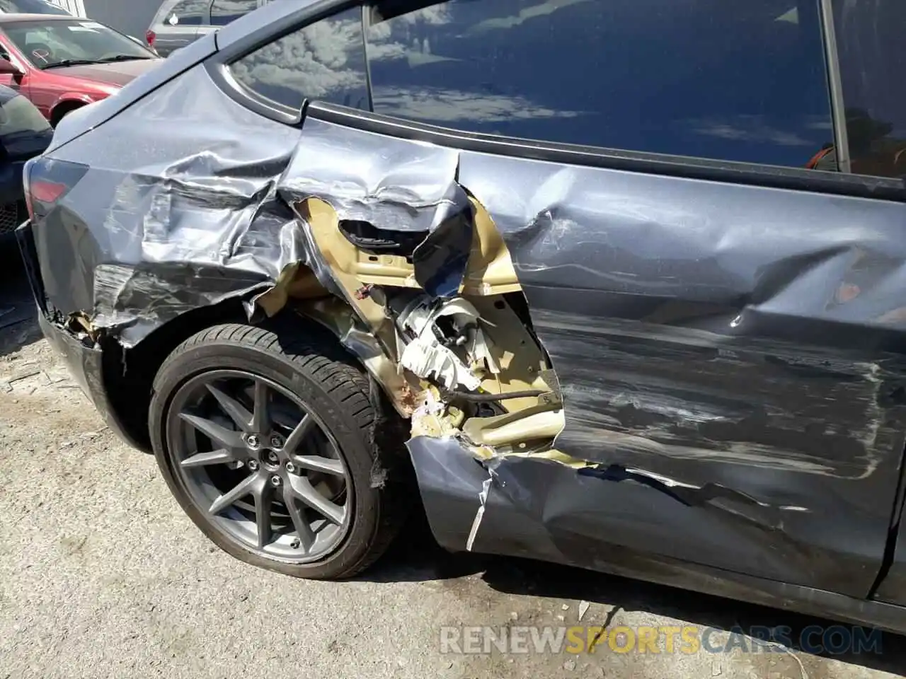 9 Photograph of a damaged car 5YJ3E1EB1MF928146 TESLA MODEL 3 2021