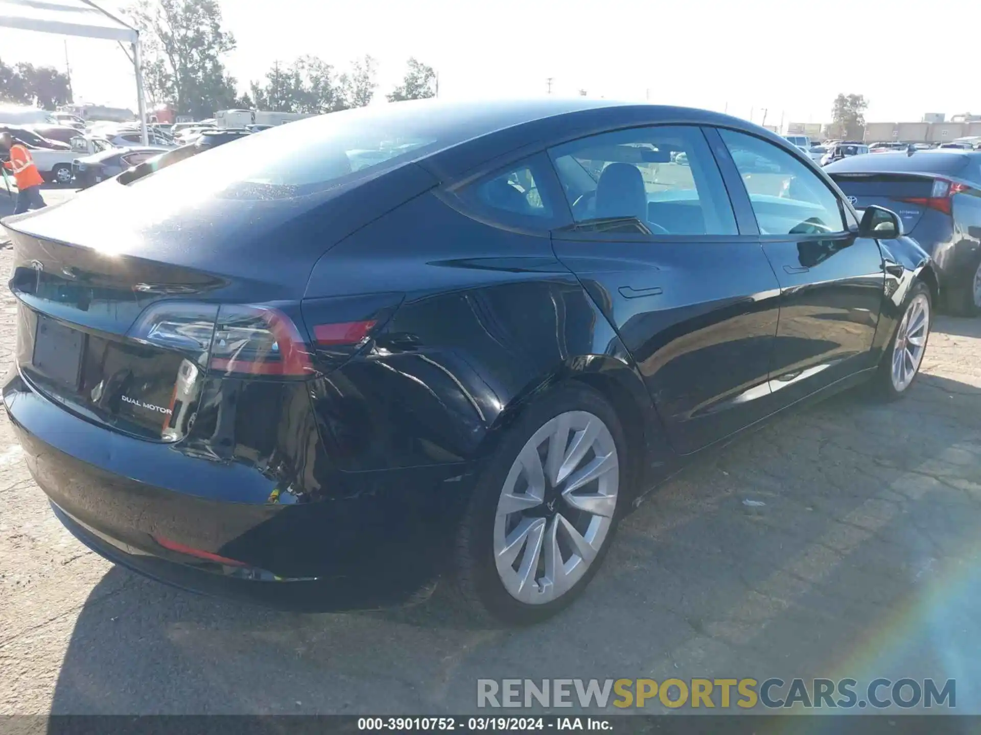 4 Photograph of a damaged car 5YJ3E1EB1MF936599 TESLA MODEL 3 2021