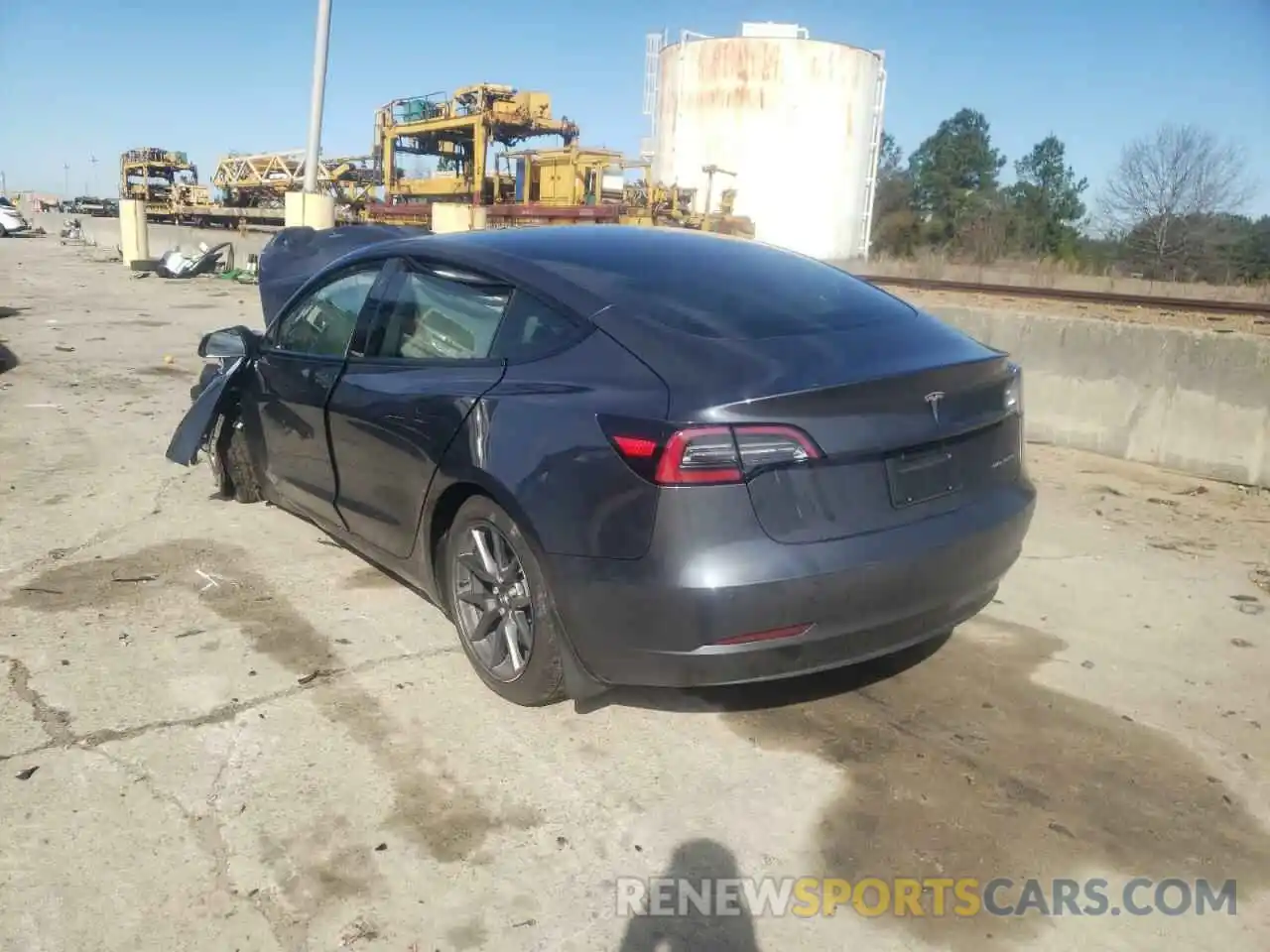 3 Photograph of a damaged car 5YJ3E1EB1MF979615 TESLA MODEL 3 2021