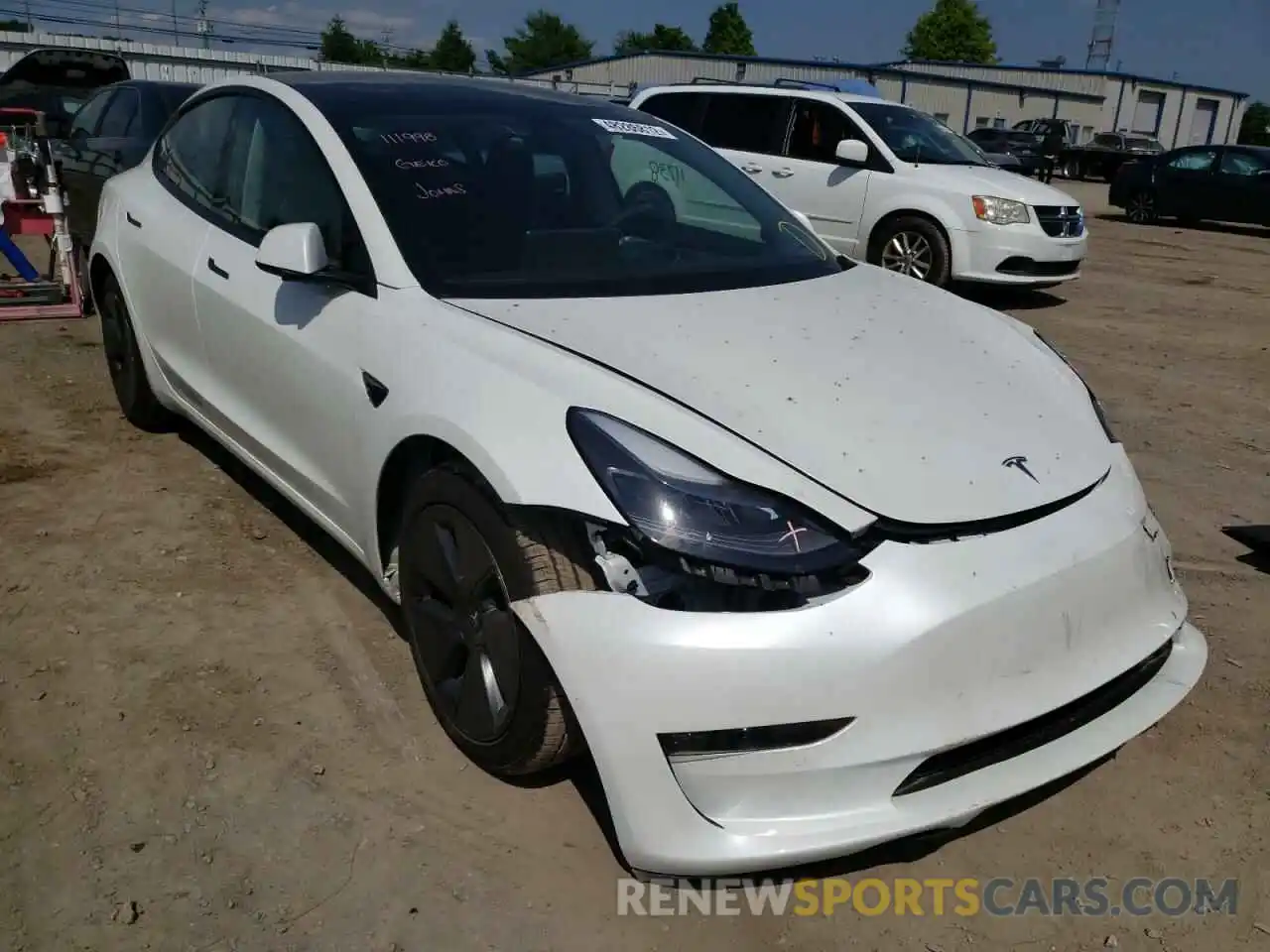 1 Фотография поврежденного автомобиля 5YJ3E1EB2MF044085 TESLA MODEL 3 2021