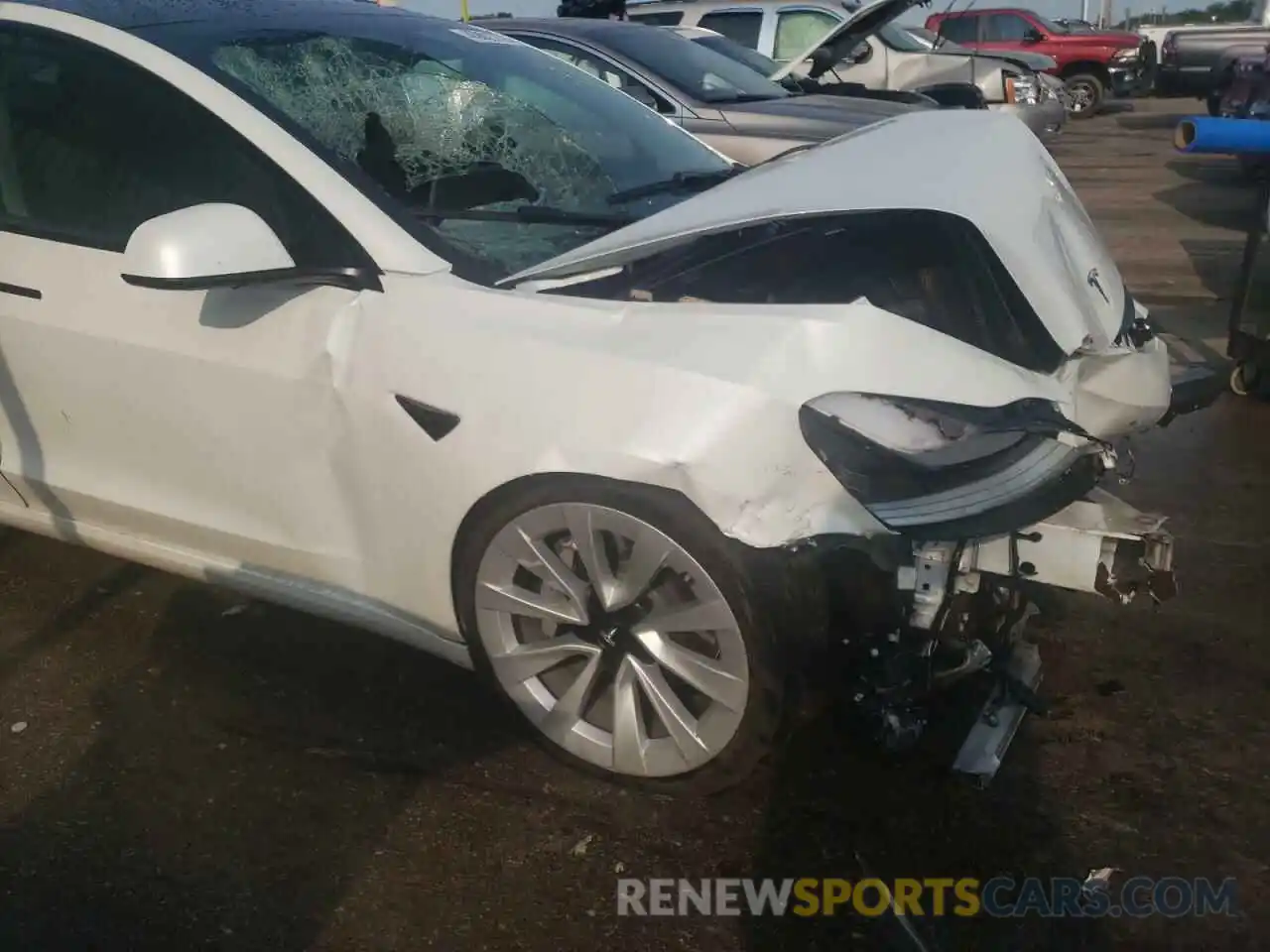 10 Photograph of a damaged car 5YJ3E1EB2MF101076 TESLA MODEL 3 2021