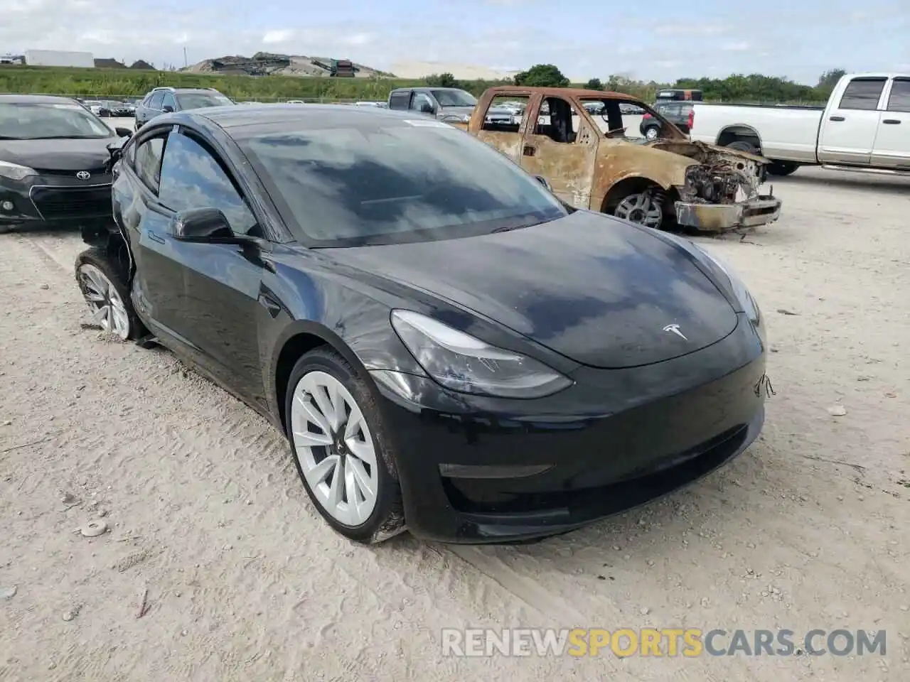 1 Photograph of a damaged car 5YJ3E1EB2MF919049 TESLA MODEL 3 2021