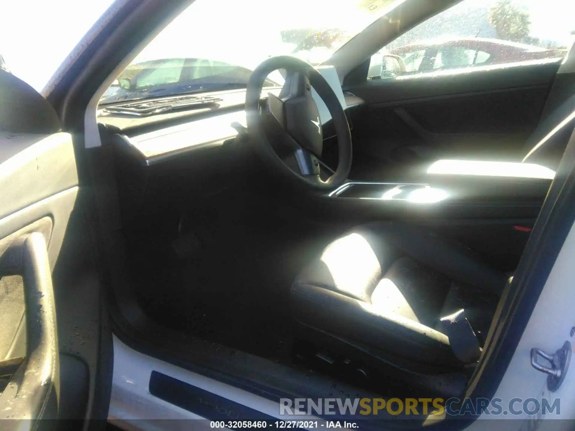 5 Photograph of a damaged car 5YJ3E1EB2MF927474 TESLA MODEL 3 2021