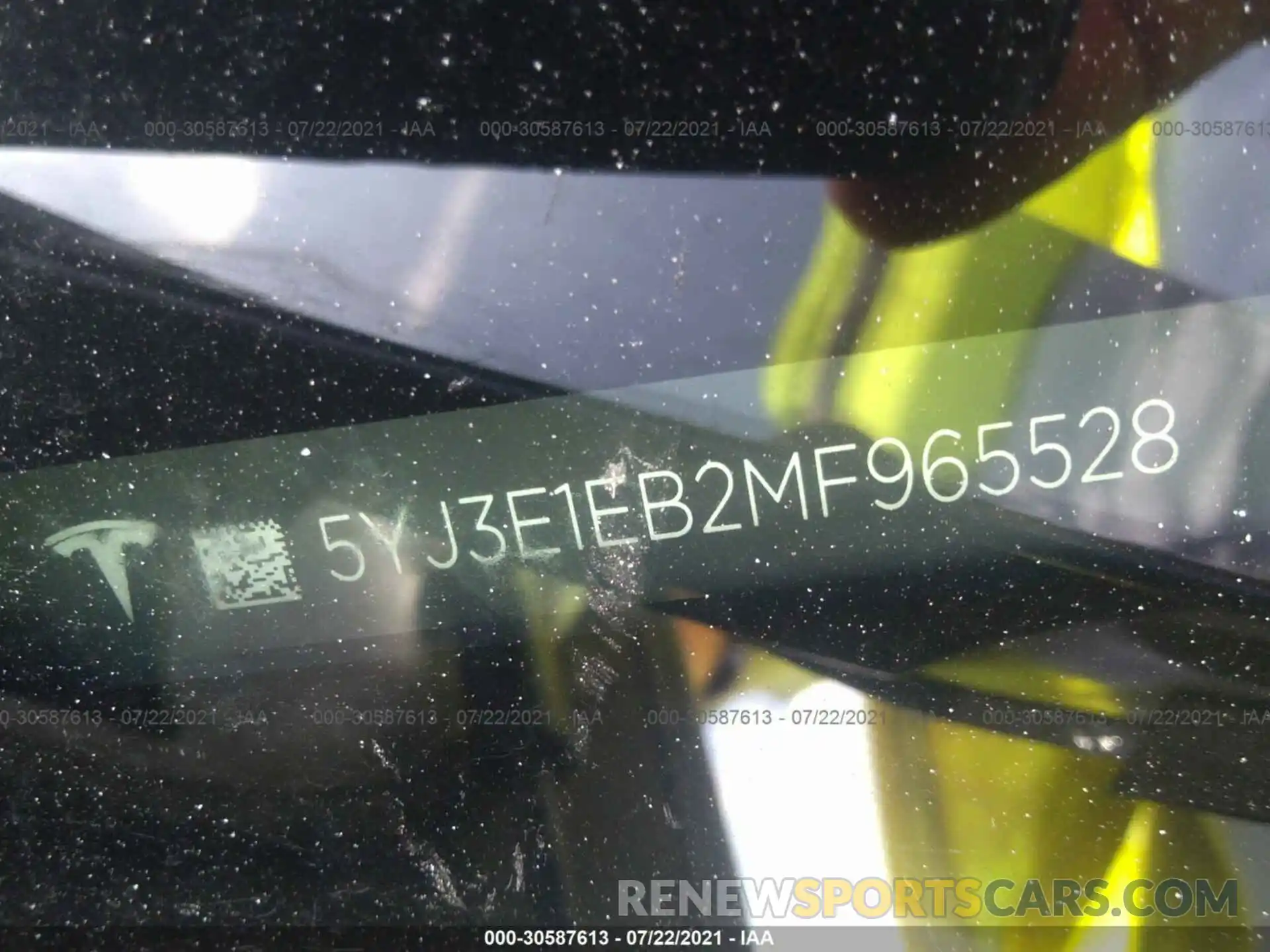 9 Photograph of a damaged car 5YJ3E1EB2MF965528 TESLA MODEL 3 2021