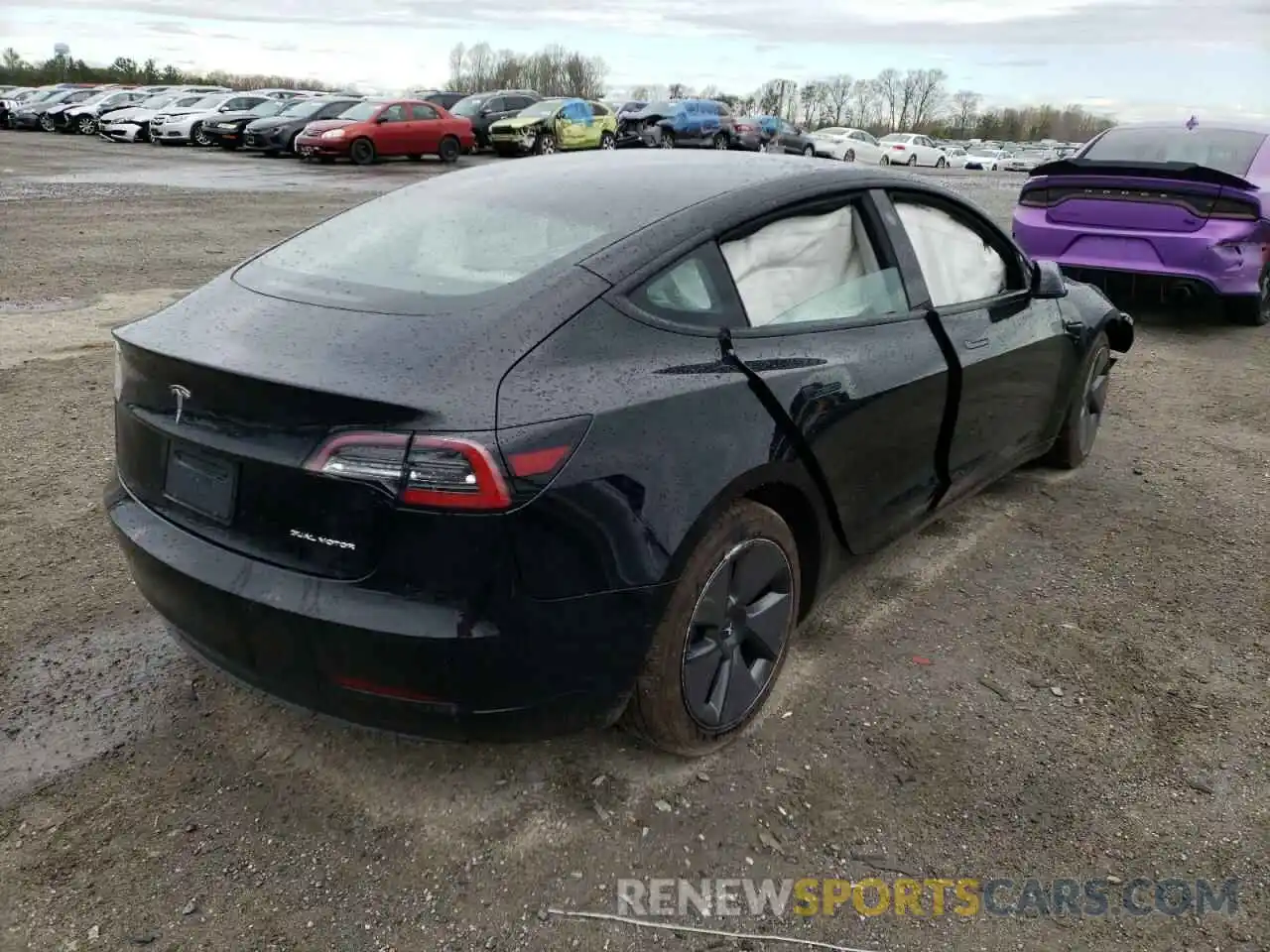 4 Photograph of a damaged car 5YJ3E1EB2MF981227 TESLA MODEL 3 2021