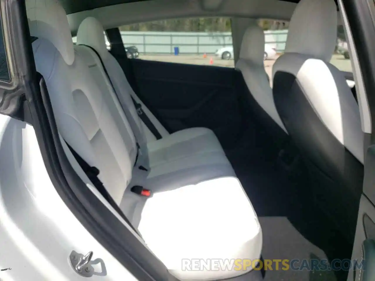 6 Photograph of a damaged car 5YJ3E1EB3MF035704 TESLA MODEL 3 2021