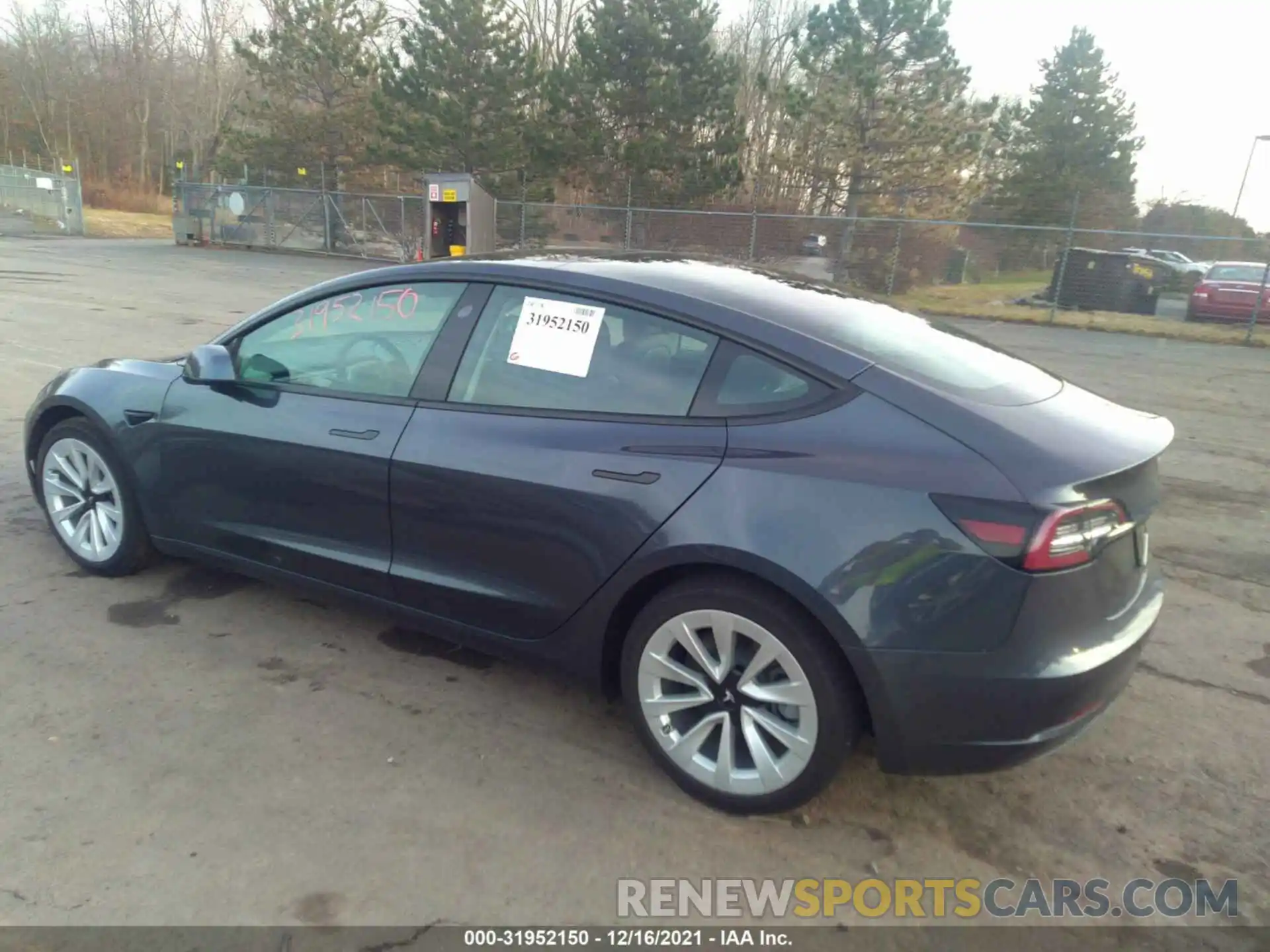 3 Photograph of a damaged car 5YJ3E1EB3MF045164 TESLA MODEL 3 2021