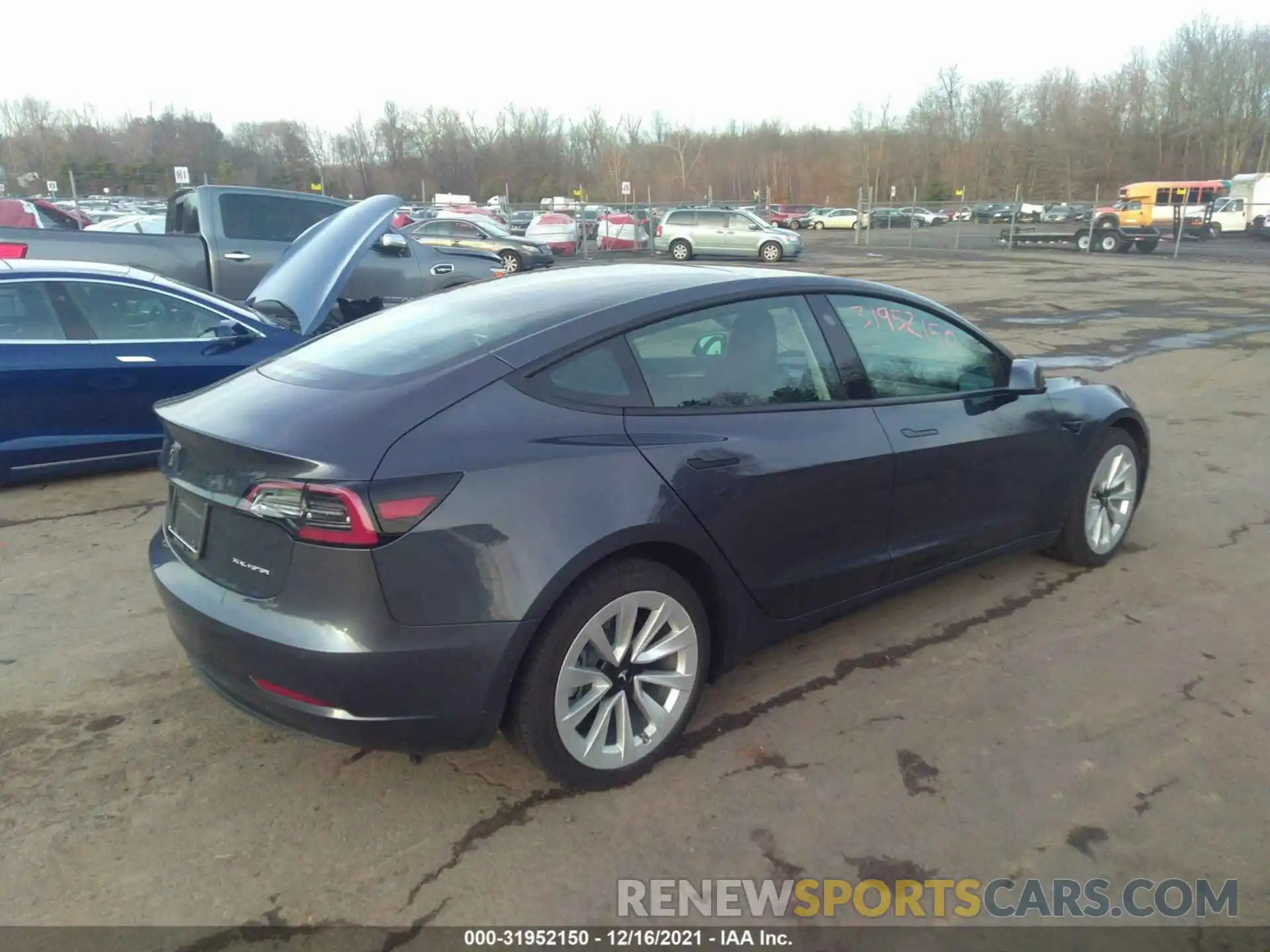 4 Фотография поврежденного автомобиля 5YJ3E1EB3MF045164 TESLA MODEL 3 2021