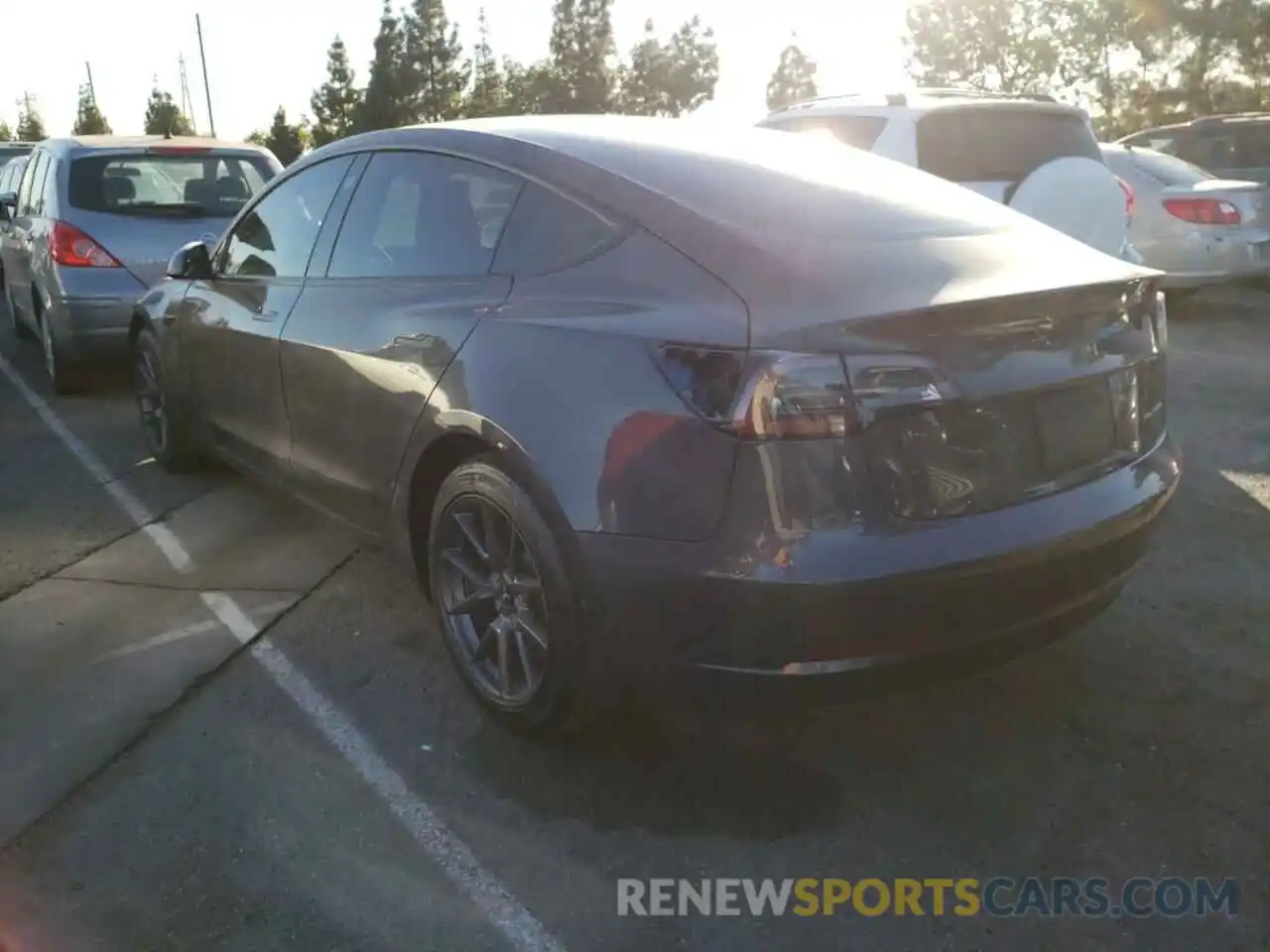 3 Photograph of a damaged car 5YJ3E1EB3MF072297 TESLA MODEL 3 2021