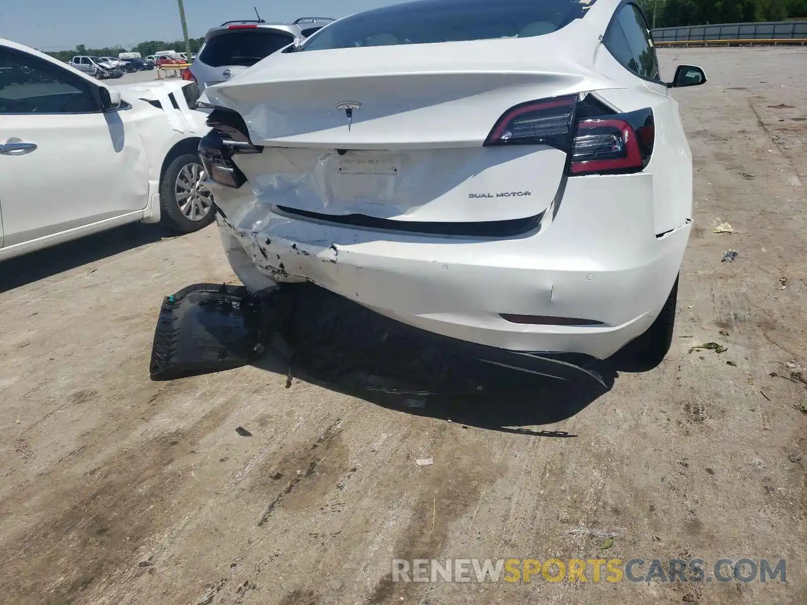 9 Photograph of a damaged car 5YJ3E1EB3MF860528 TESLA MODEL 3 2021