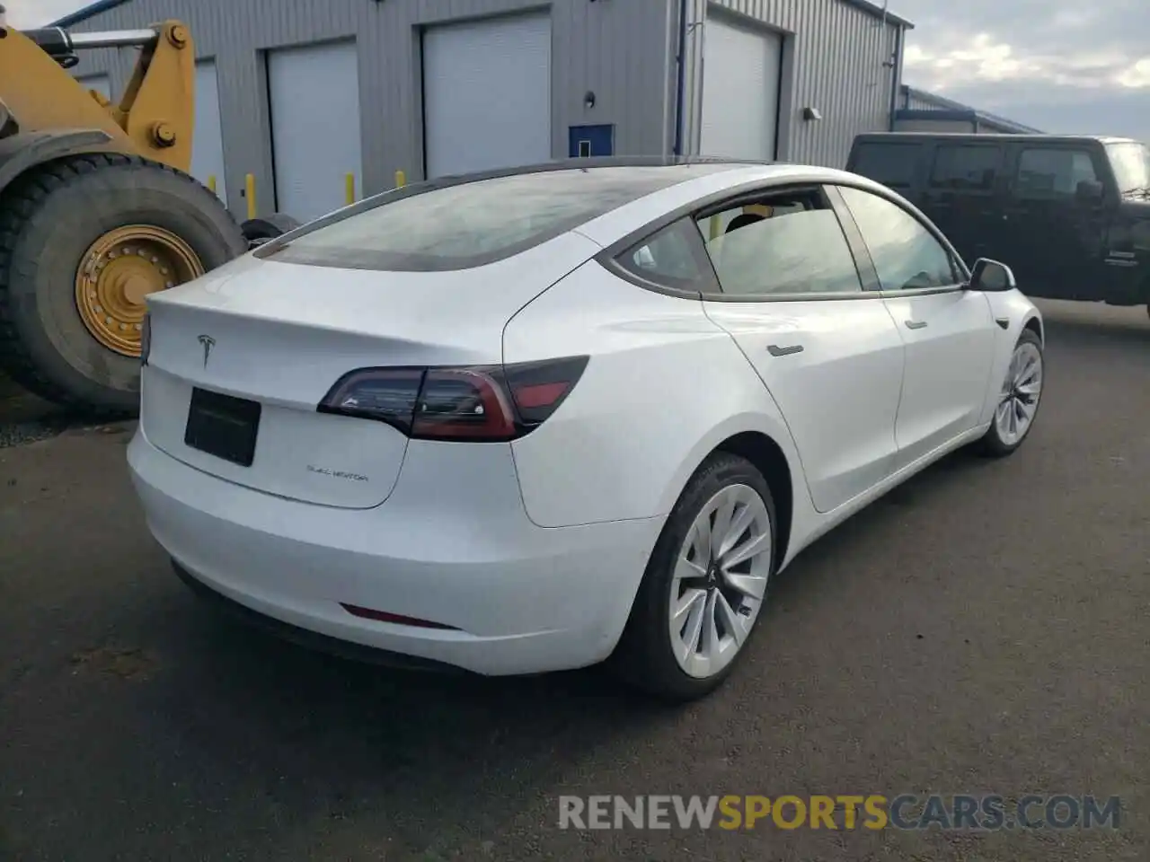 4 Photograph of a damaged car 5YJ3E1EB3MF862344 TESLA MODEL 3 2021