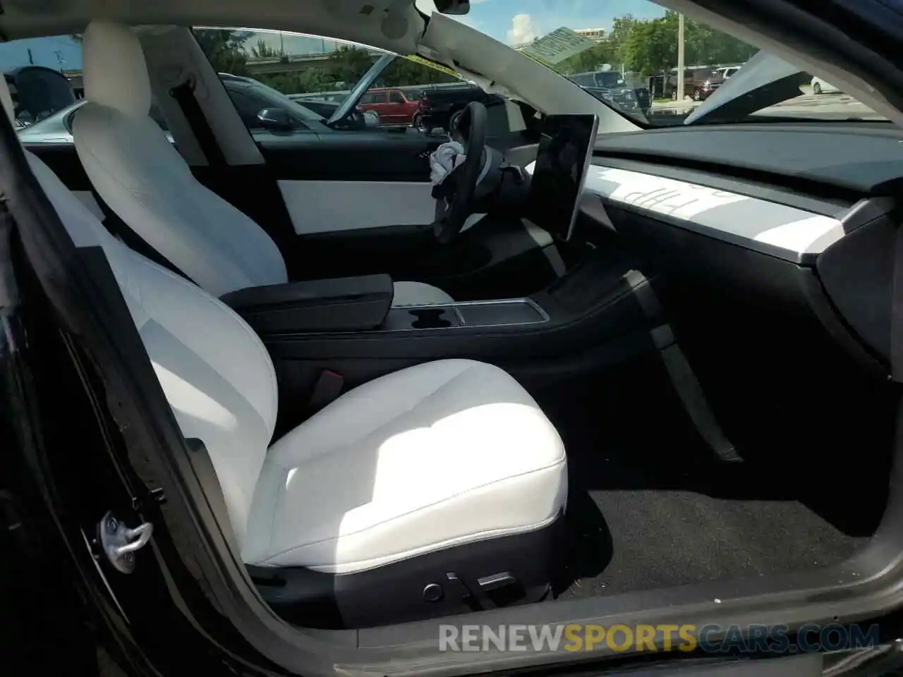 5 Photograph of a damaged car 5YJ3E1EB3MF918136 TESLA MODEL 3 2021