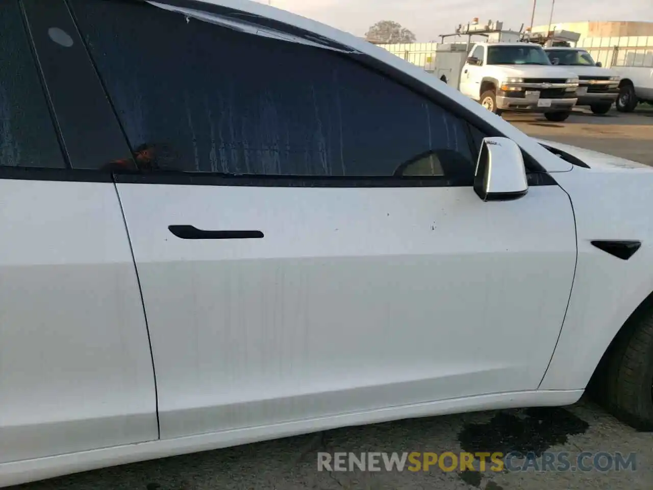 5 Photograph of a damaged car 5YJ3E1EB3MF937964 TESLA MODEL 3 2021