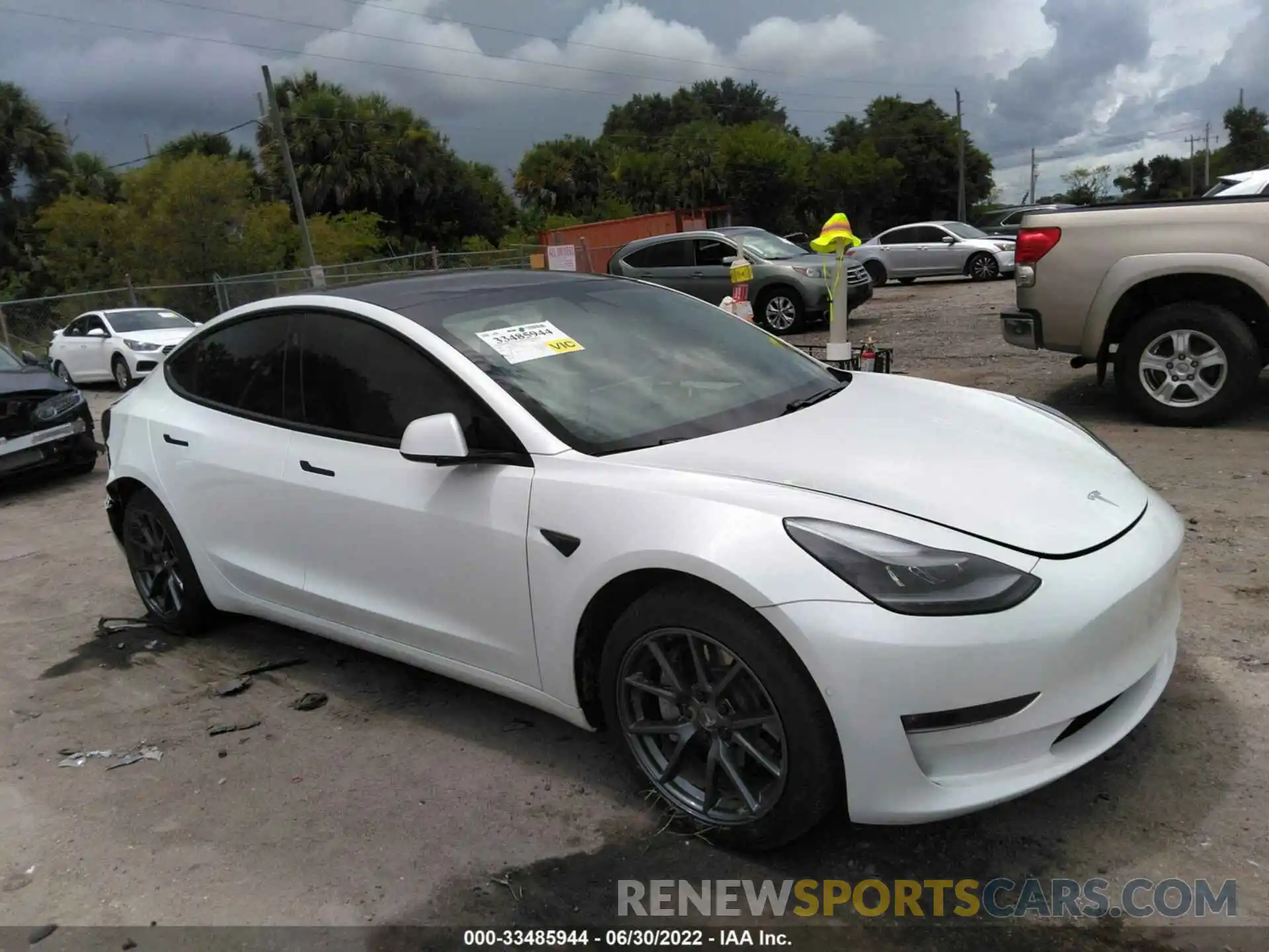 1 Photograph of a damaged car 5YJ3E1EB3MF980619 TESLA MODEL 3 2021