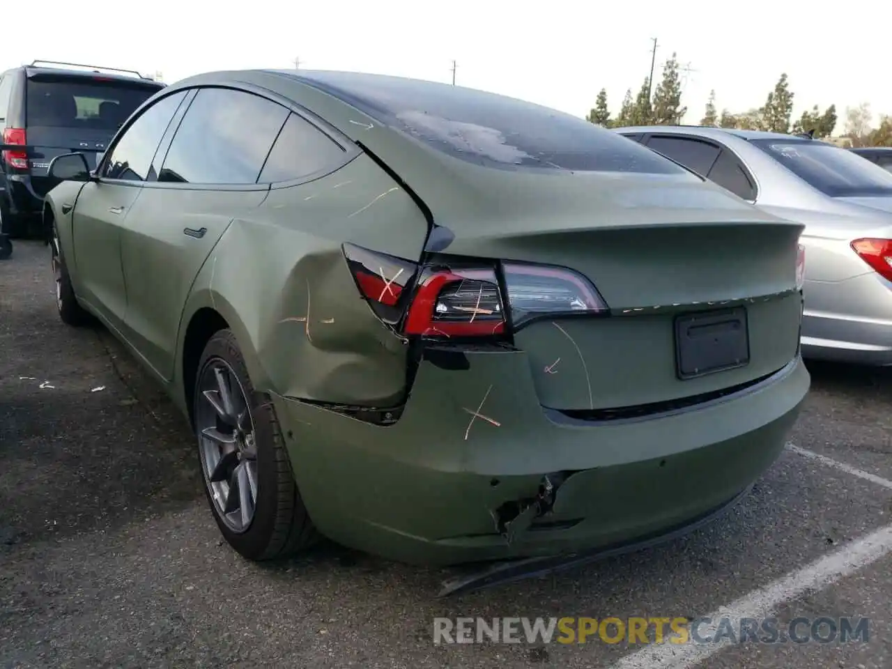 3 Photograph of a damaged car 5YJ3E1EB4MF001173 TESLA MODEL 3 2021