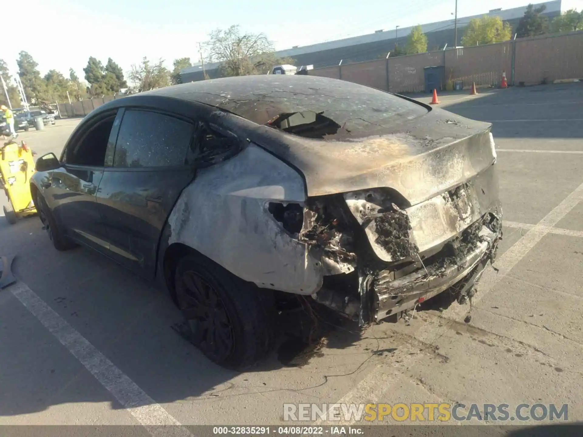 3 Photograph of a damaged car 5YJ3E1EB4MF047313 TESLA MODEL 3 2021