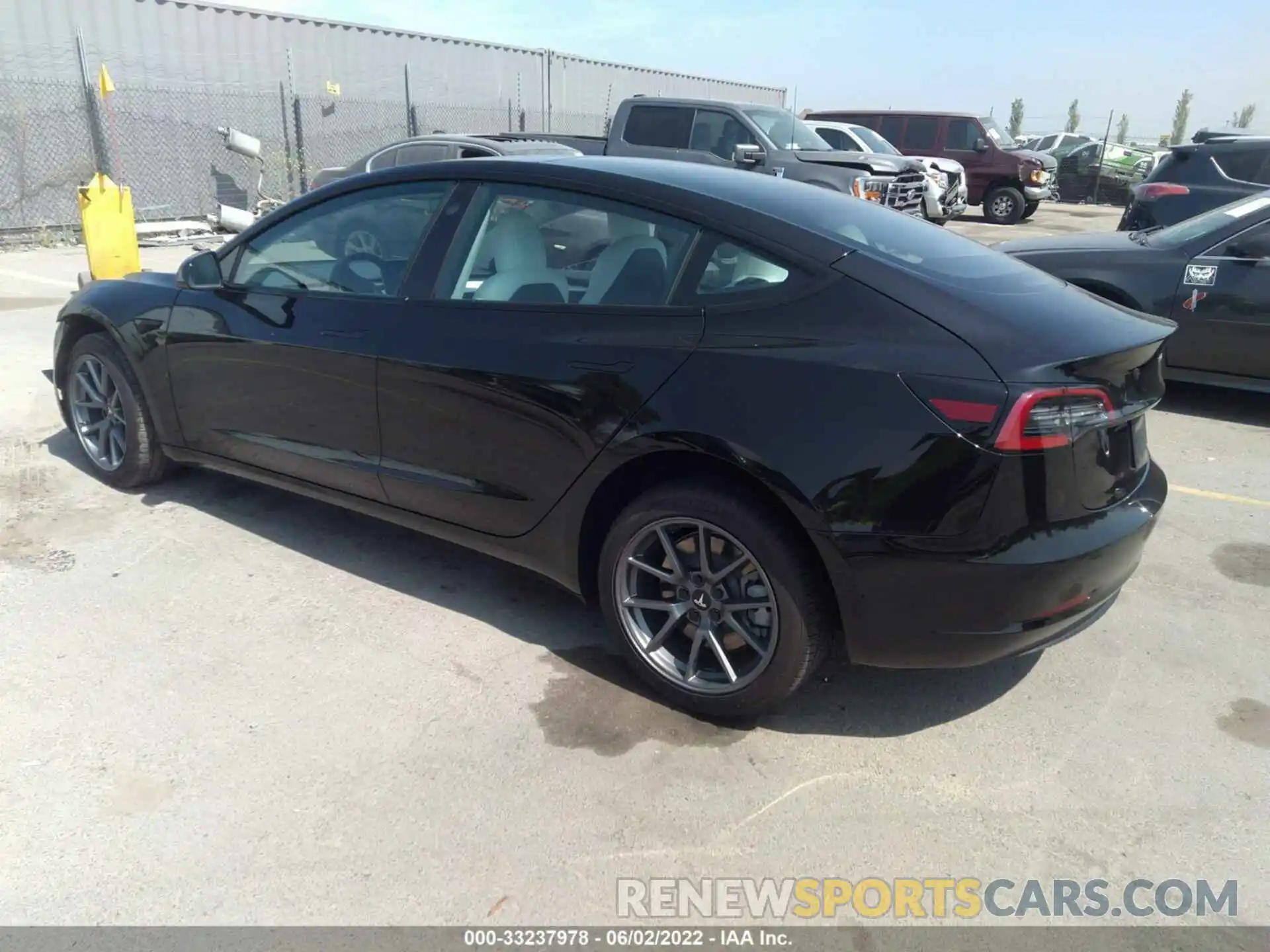 3 Photograph of a damaged car 5YJ3E1EB4MF074480 TESLA MODEL 3 2021