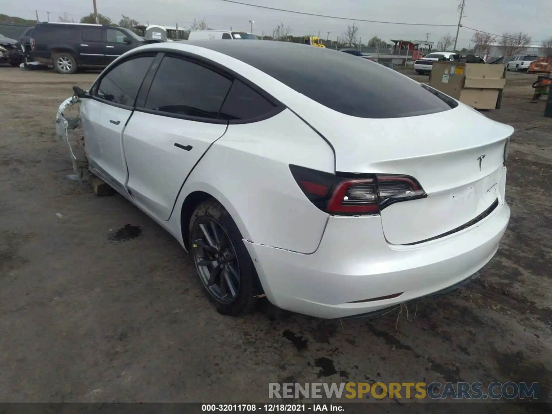 3 Photograph of a damaged car 5YJ3E1EB4MF083793 TESLA MODEL 3 2021