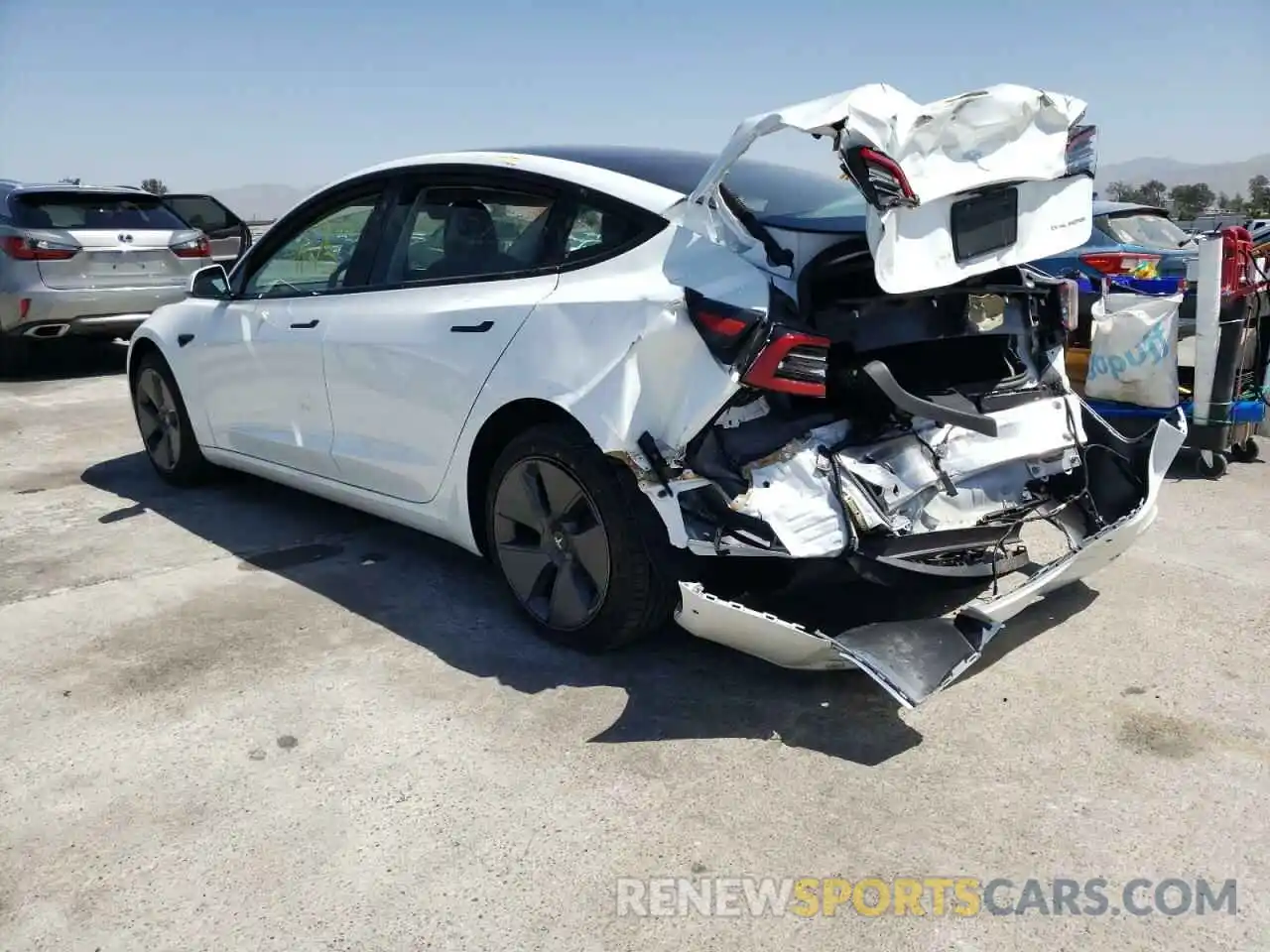 3 Photograph of a damaged car 5YJ3E1EB4MF099220 TESLA MODEL 3 2021