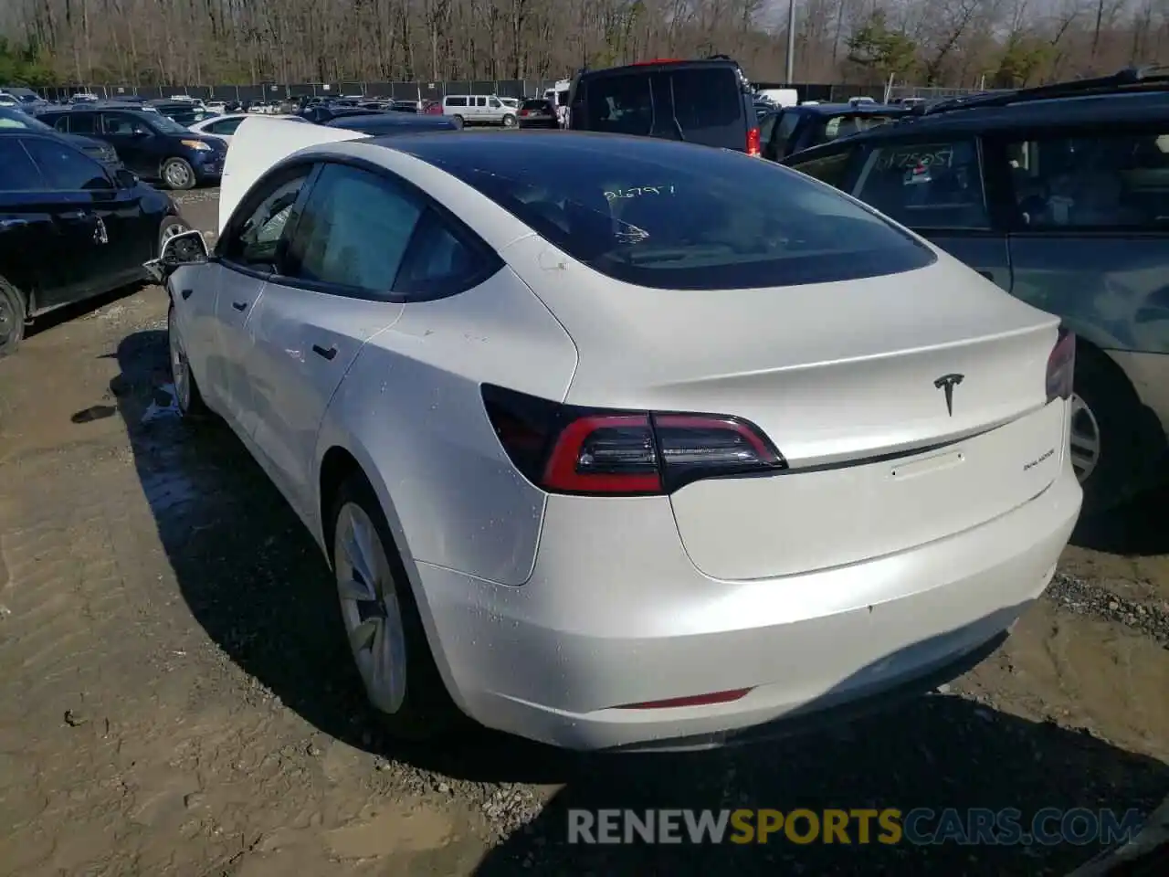 3 Photograph of a damaged car 5YJ3E1EB4MF101080 TESLA MODEL 3 2021