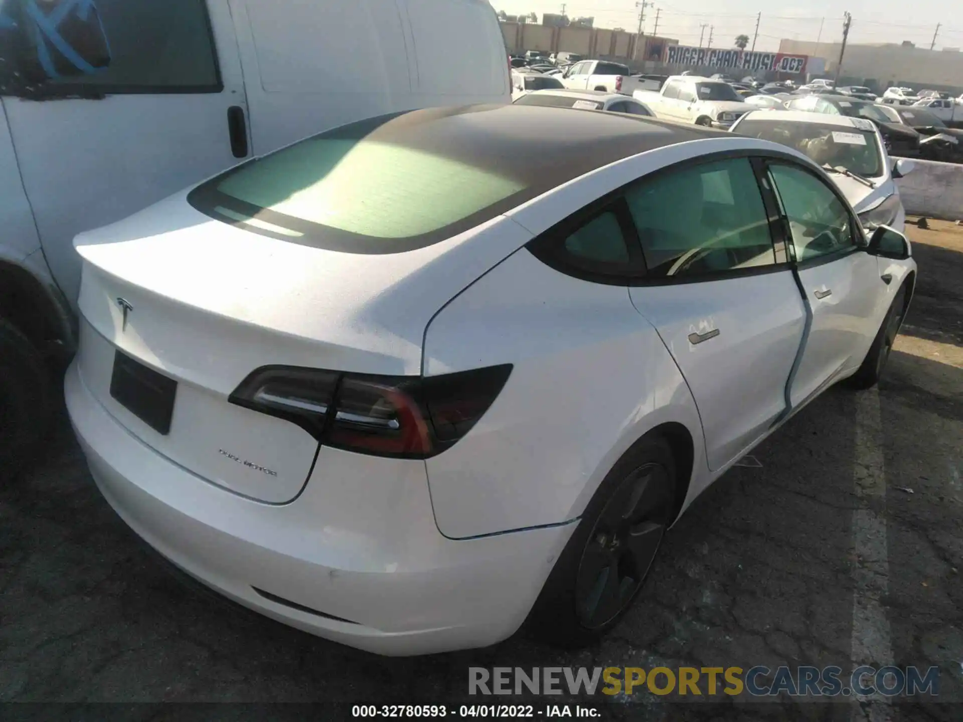 4 Фотография поврежденного автомобиля 5YJ3E1EB4MF852793 TESLA MODEL 3 2021