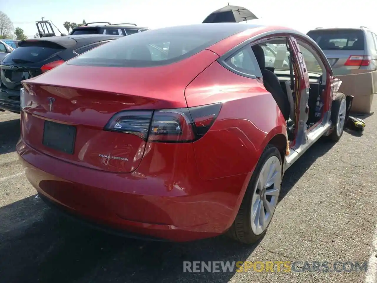 4 Photograph of a damaged car 5YJ3E1EB4MF855628 TESLA MODEL 3 2021