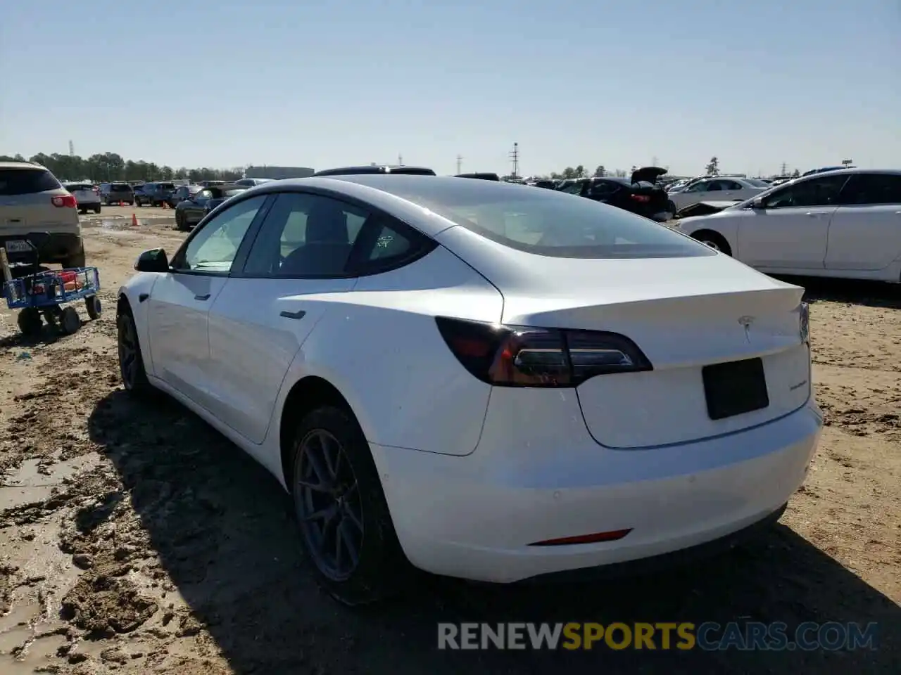 3 Photograph of a damaged car 5YJ3E1EB4MF860179 TESLA MODEL 3 2021