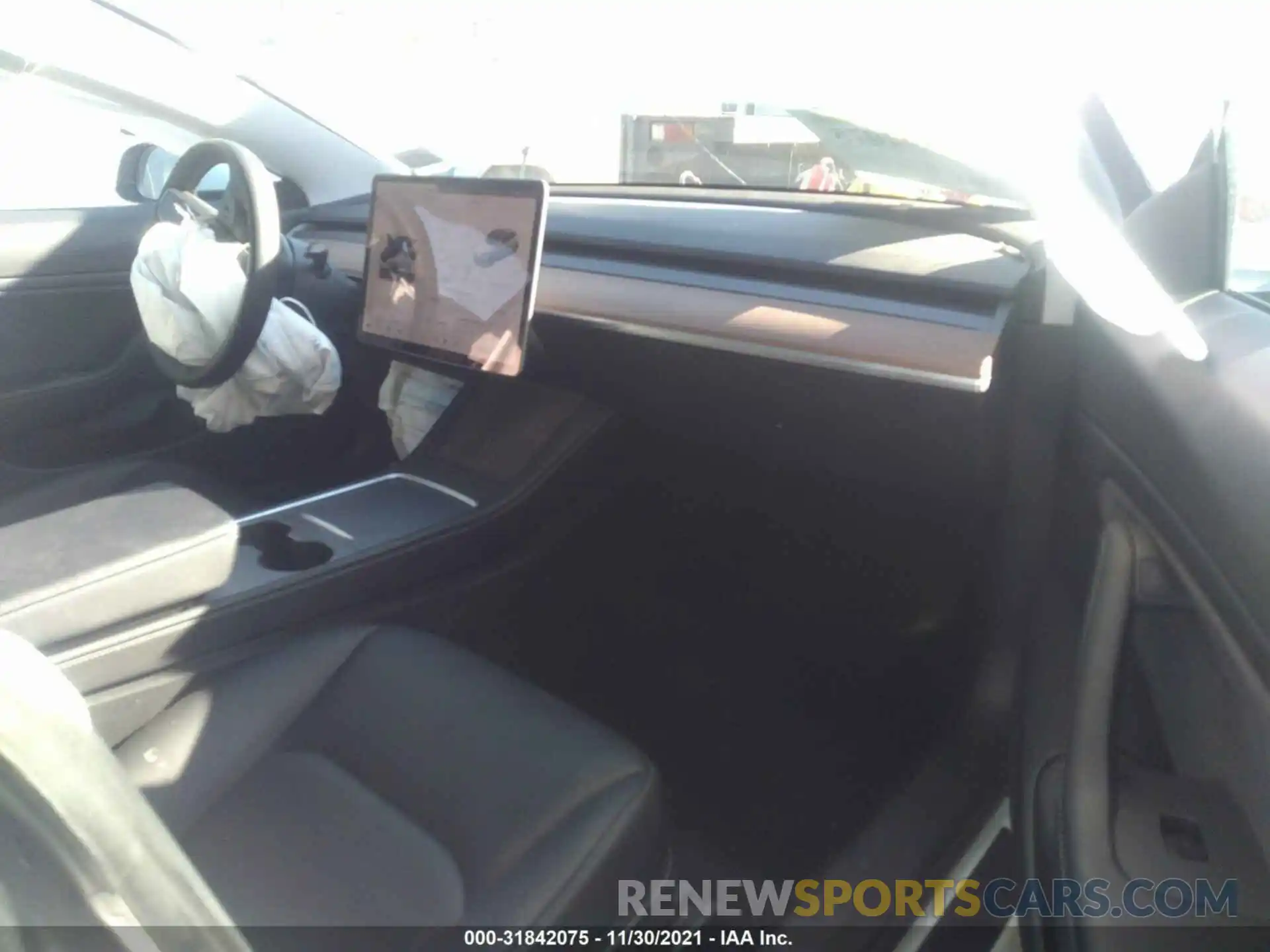 5 Photograph of a damaged car 5YJ3E1EB4MF864653 TESLA MODEL 3 2021