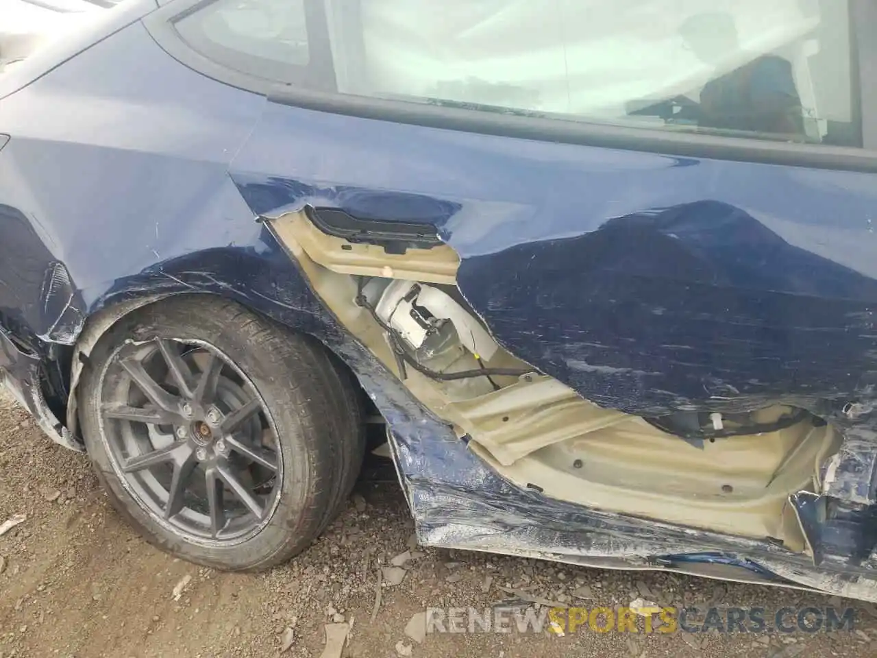 9 Photograph of a damaged car 5YJ3E1EB4MF960539 TESLA MODEL 3 2021