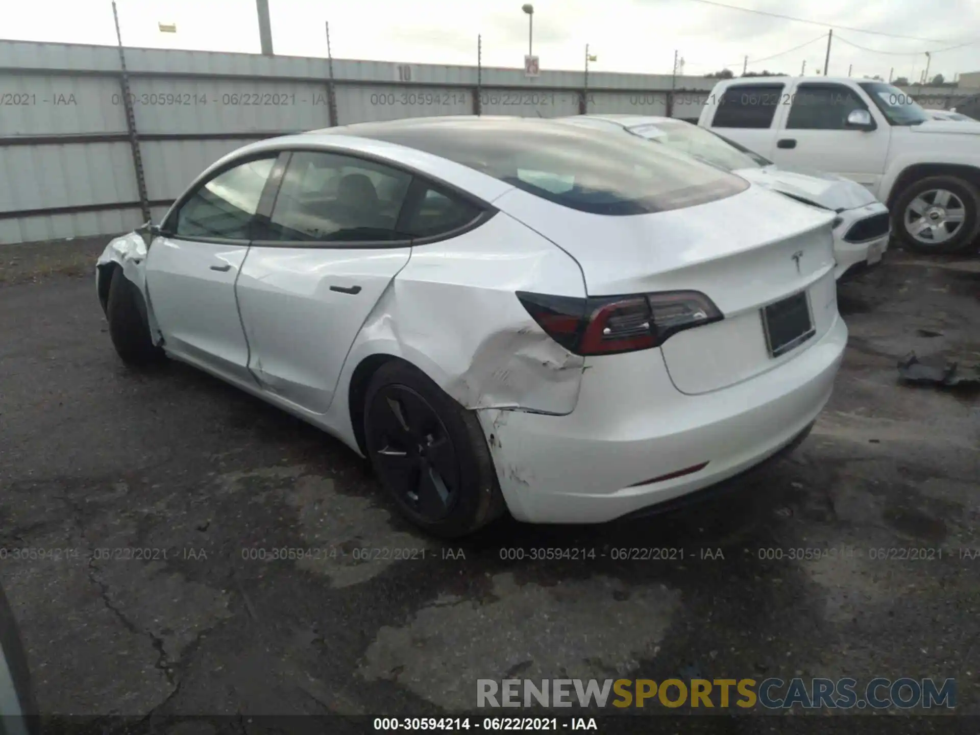 3 Photograph of a damaged car 5YJ3E1EB4MF983433 TESLA MODEL 3 2021