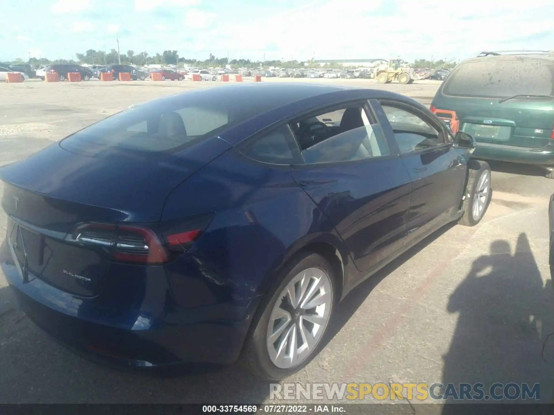 4 Photograph of a damaged car 5YJ3E1EB4MF983609 TESLA MODEL 3 2021