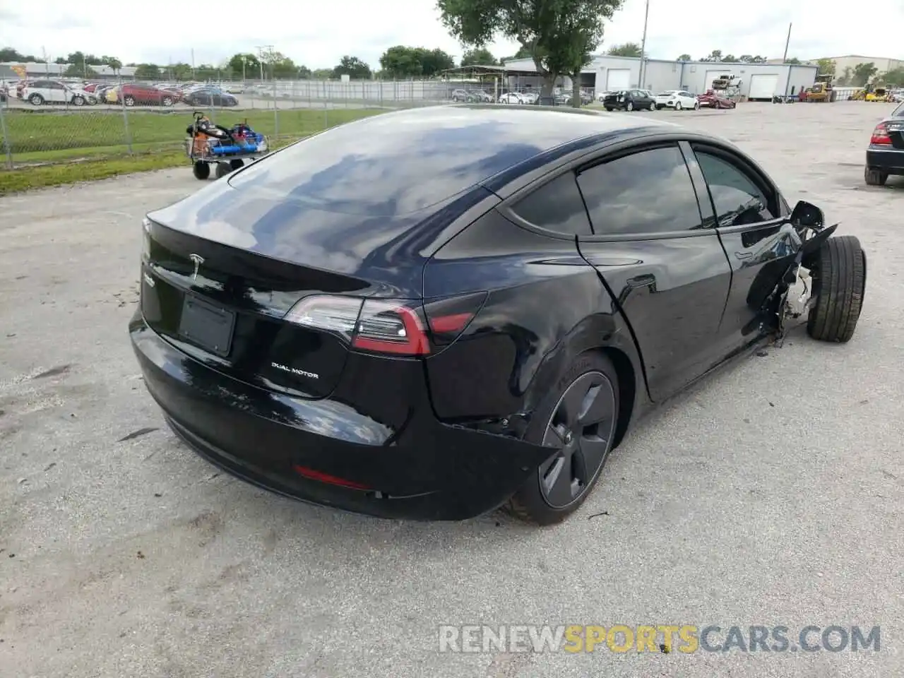 4 Photograph of a damaged car 5YJ3E1EB5MF055324 TESLA MODEL 3 2021