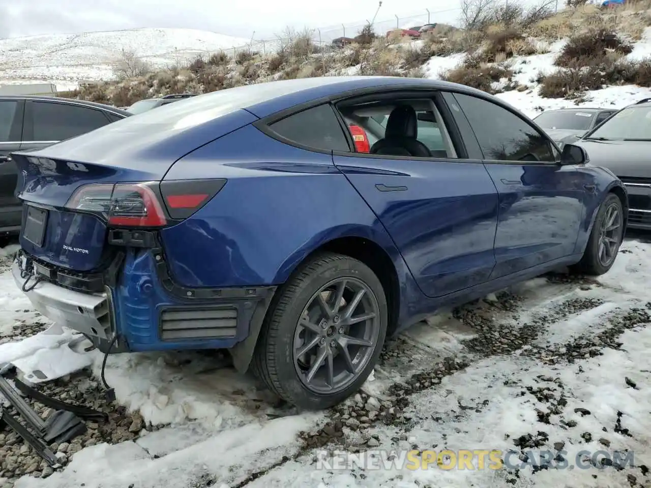 3 Photograph of a damaged car 5YJ3E1EB5MF069837 TESLA MODEL 3 2021