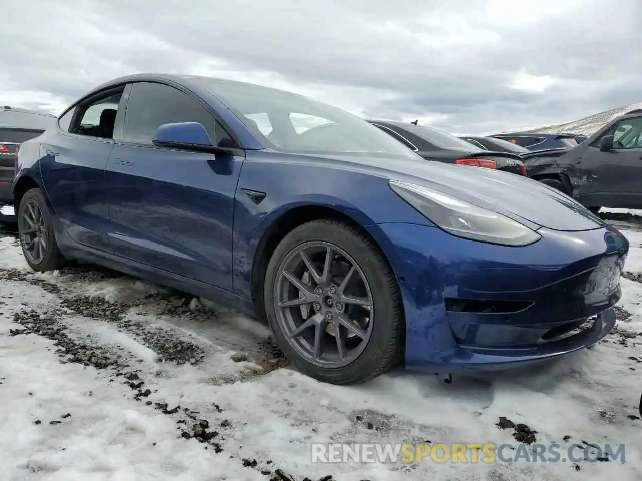 4 Photograph of a damaged car 5YJ3E1EB5MF069837 TESLA MODEL 3 2021